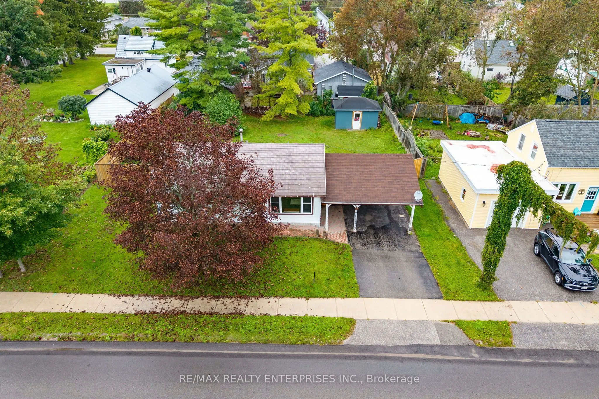 390 Mississaga Street W