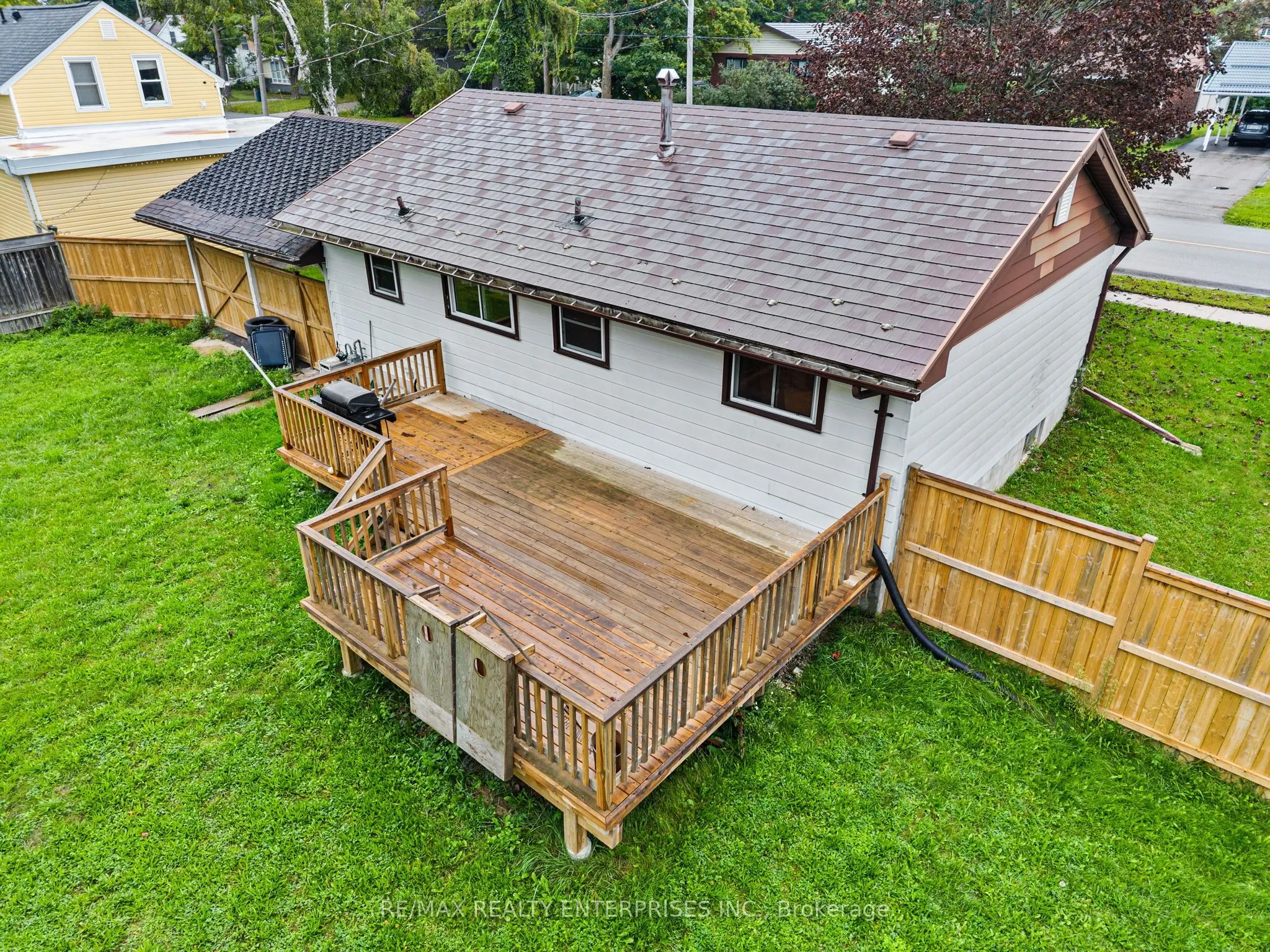390 Mississaga Street W