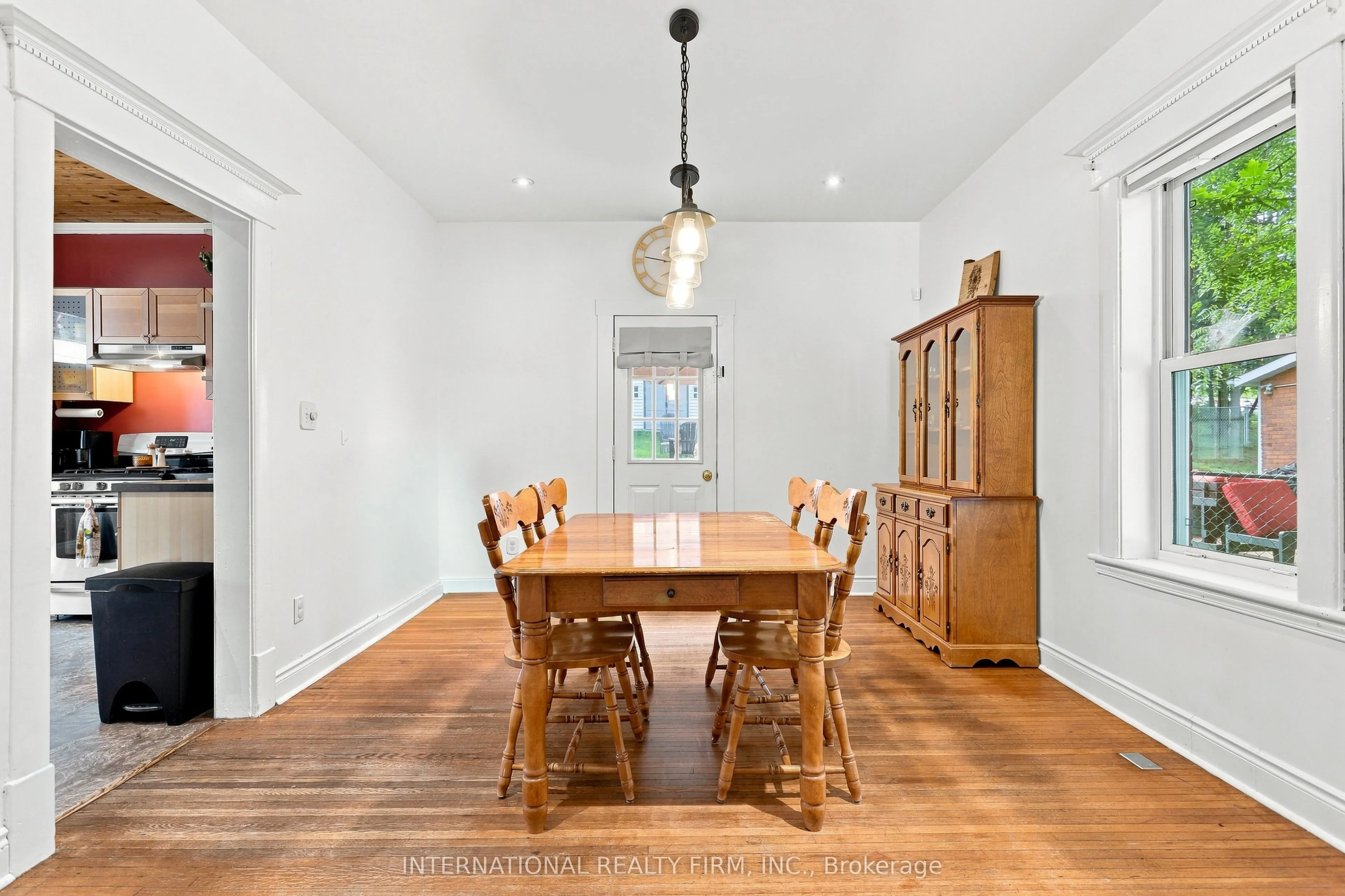 158 Sixth Street