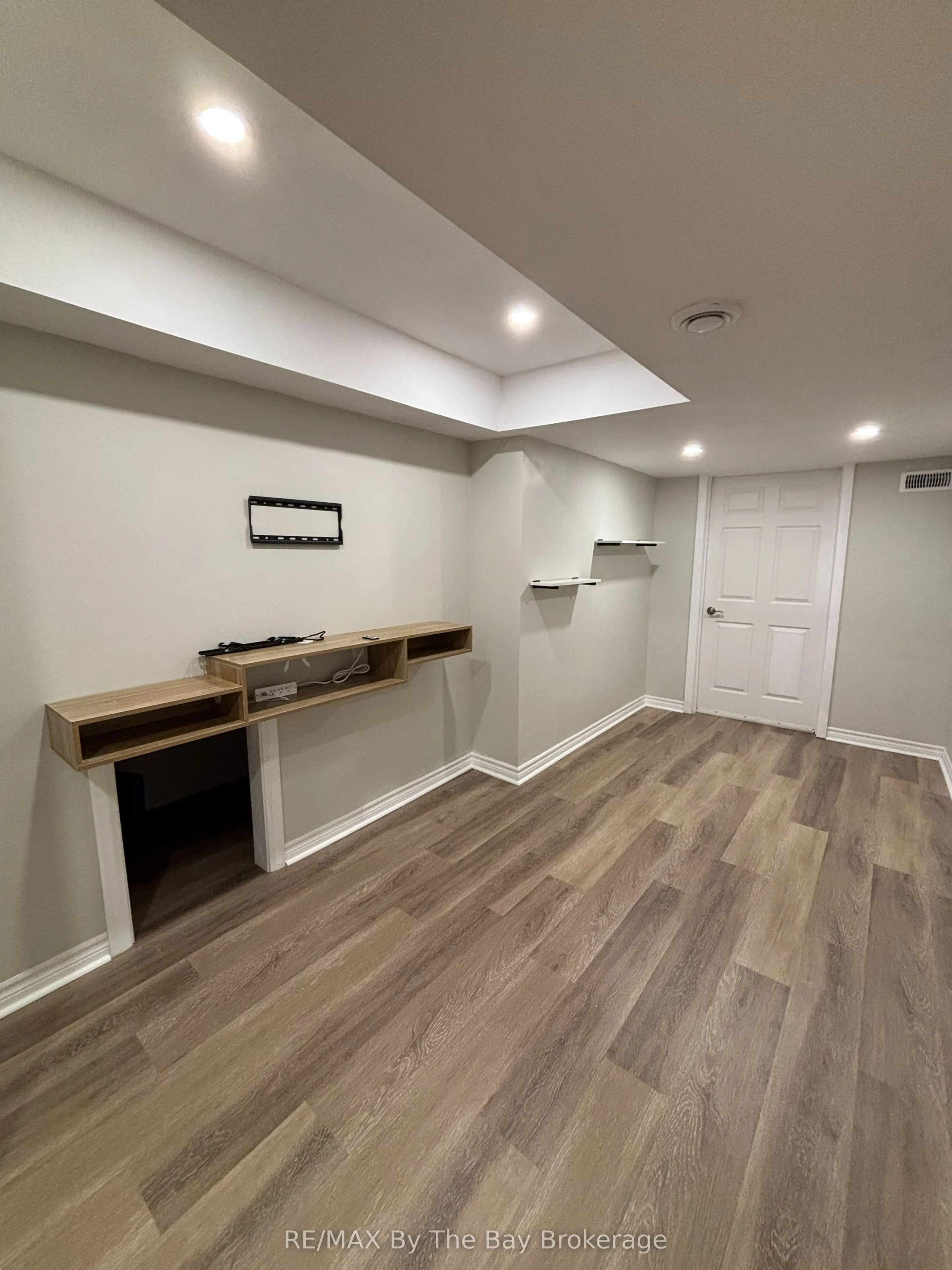 300 STONEBRIDGE Boulevard