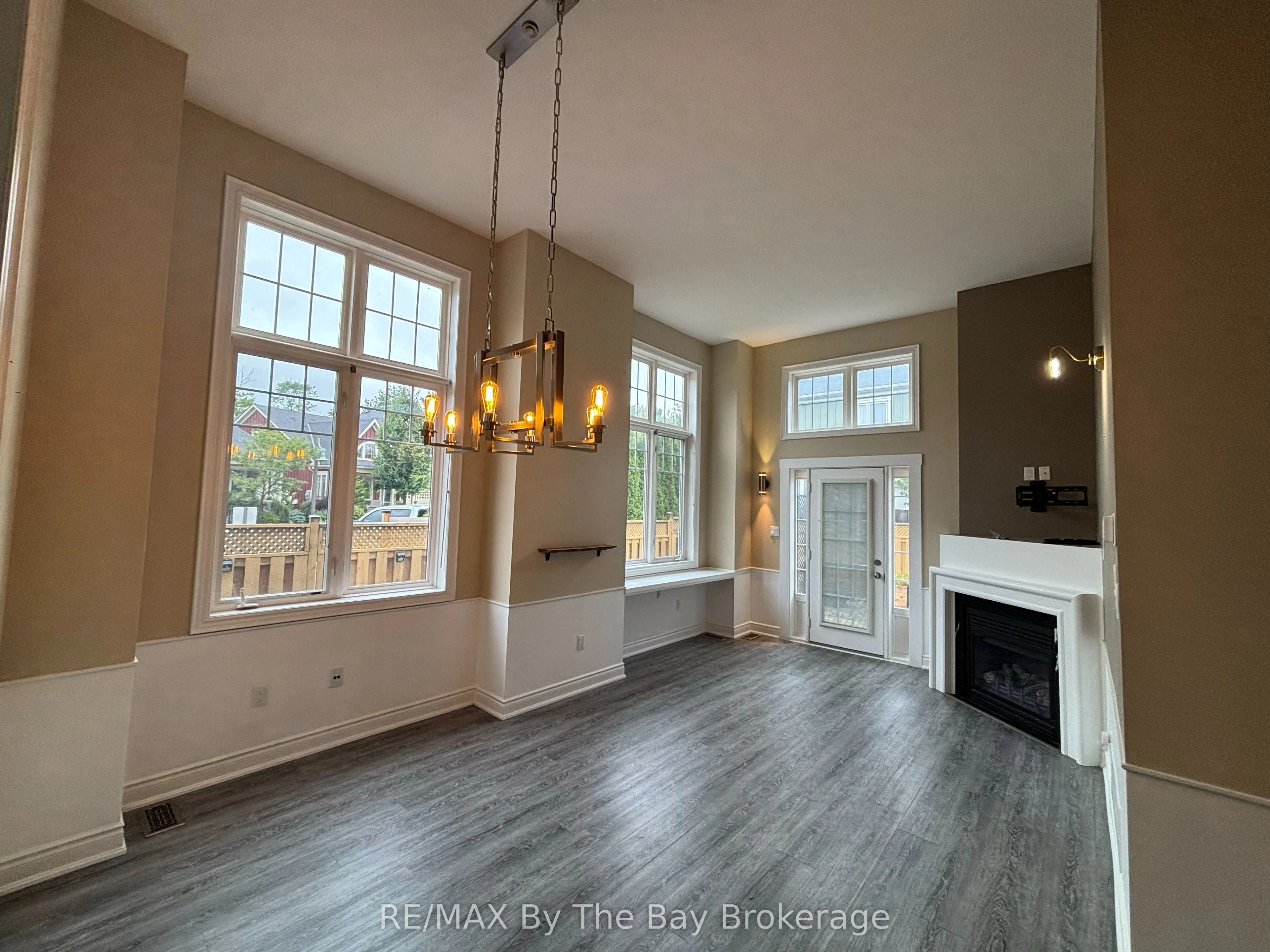 300 STONEBRIDGE Boulevard