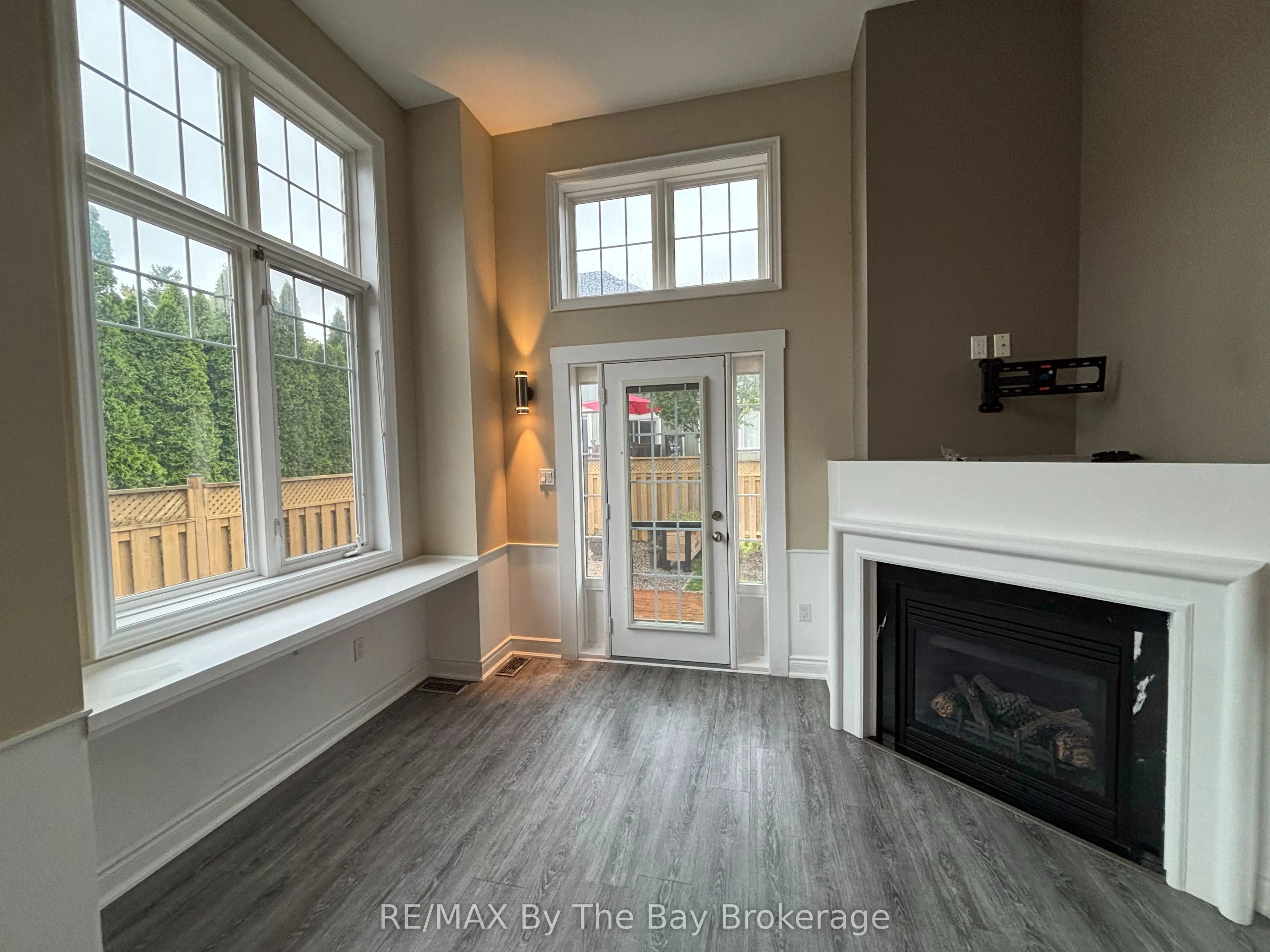 300 STONEBRIDGE Boulevard