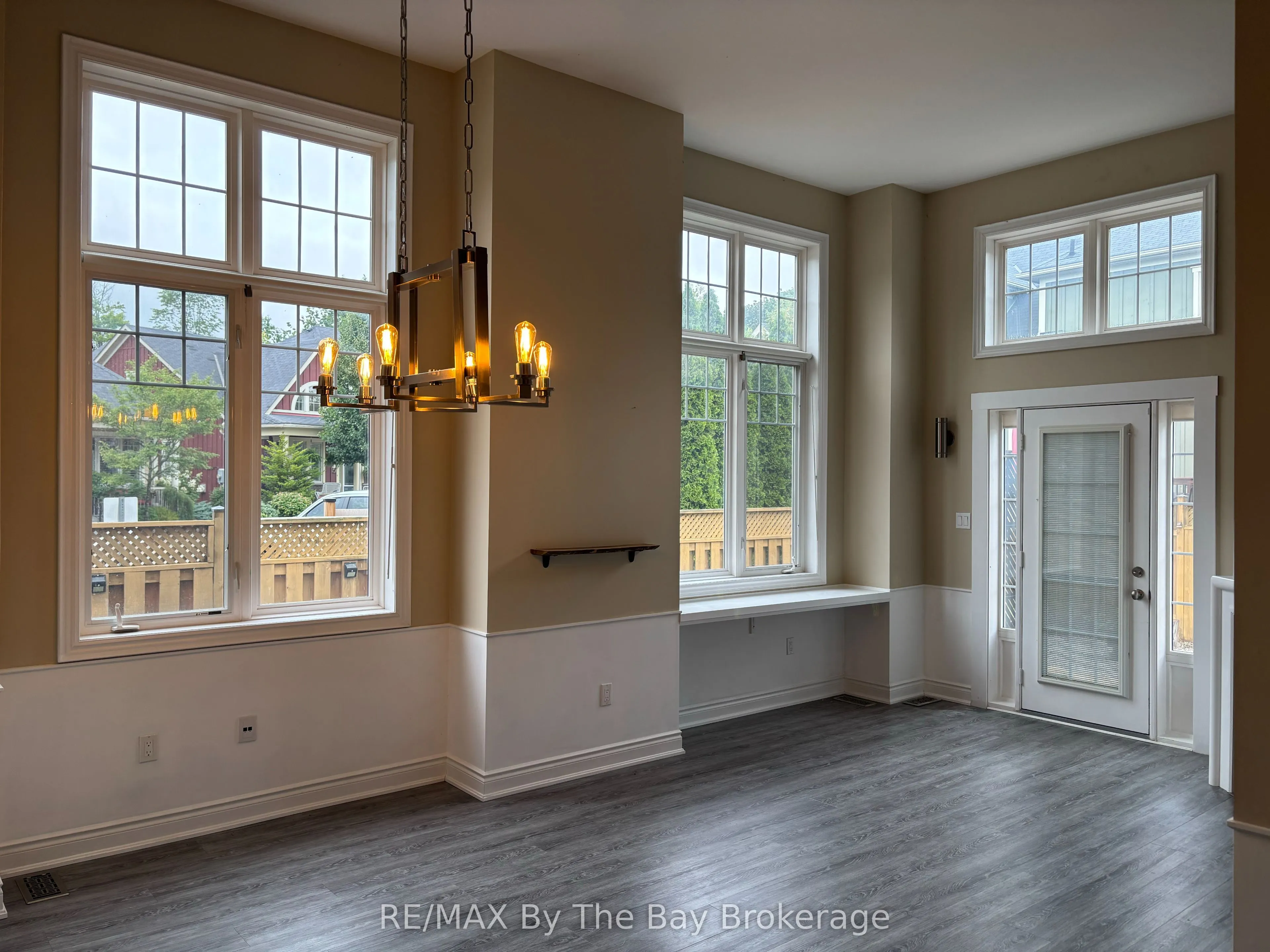 300 STONEBRIDGE Boulevard