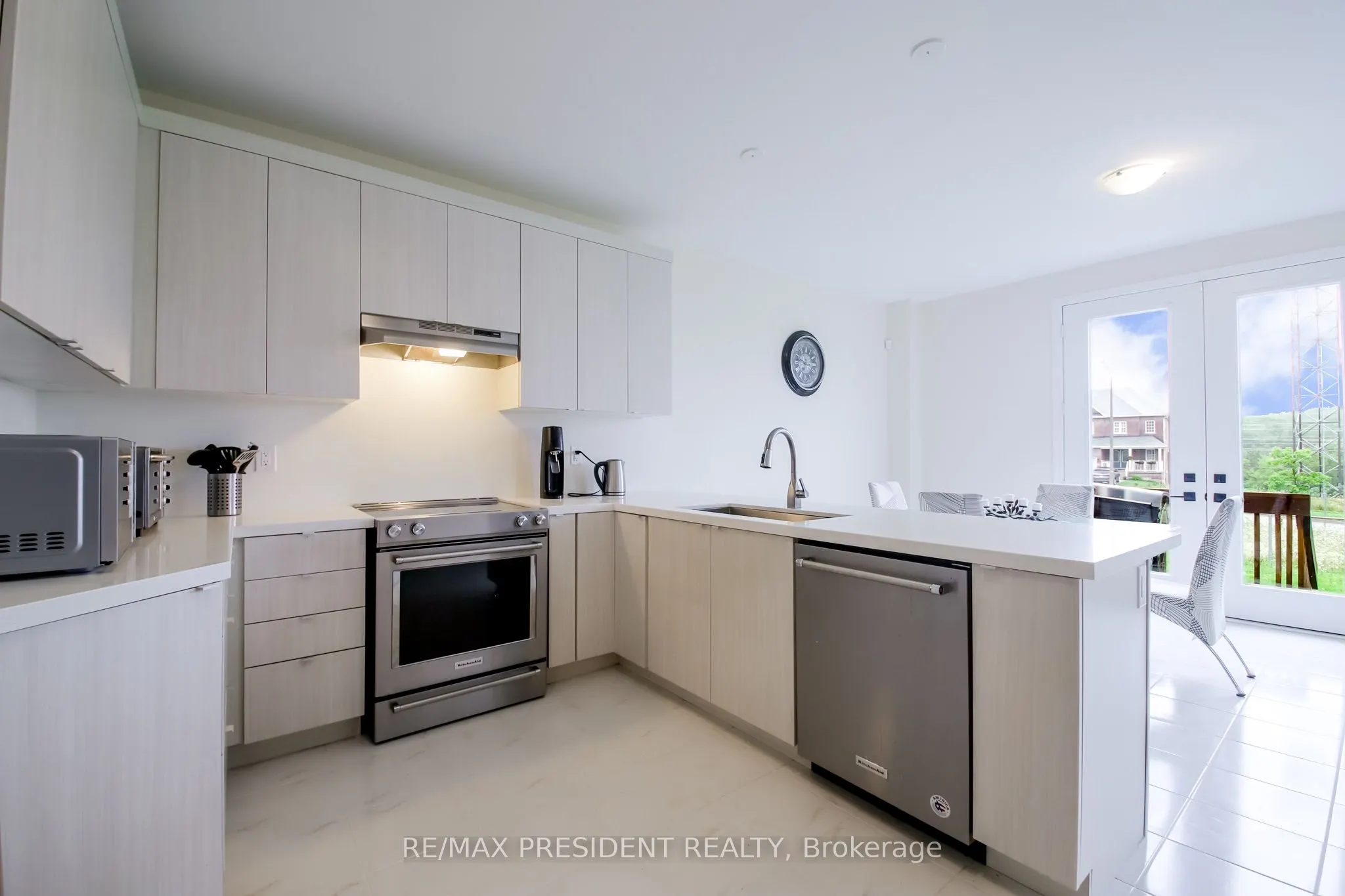 4 Cypress Point Street