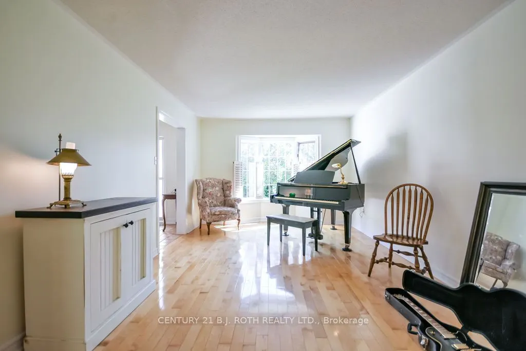24 Grand Forest Drive