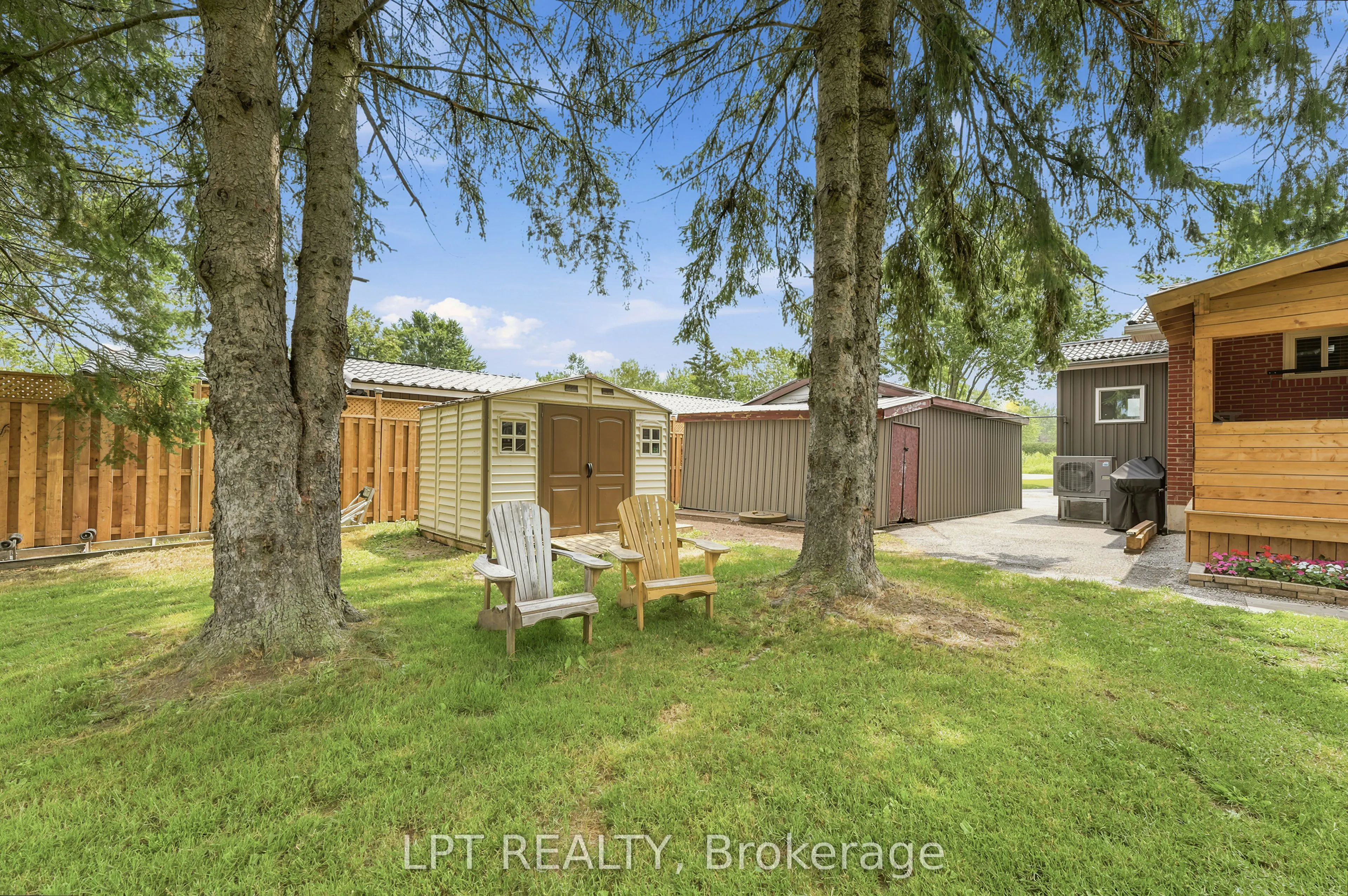 2628 Westshore Crescent