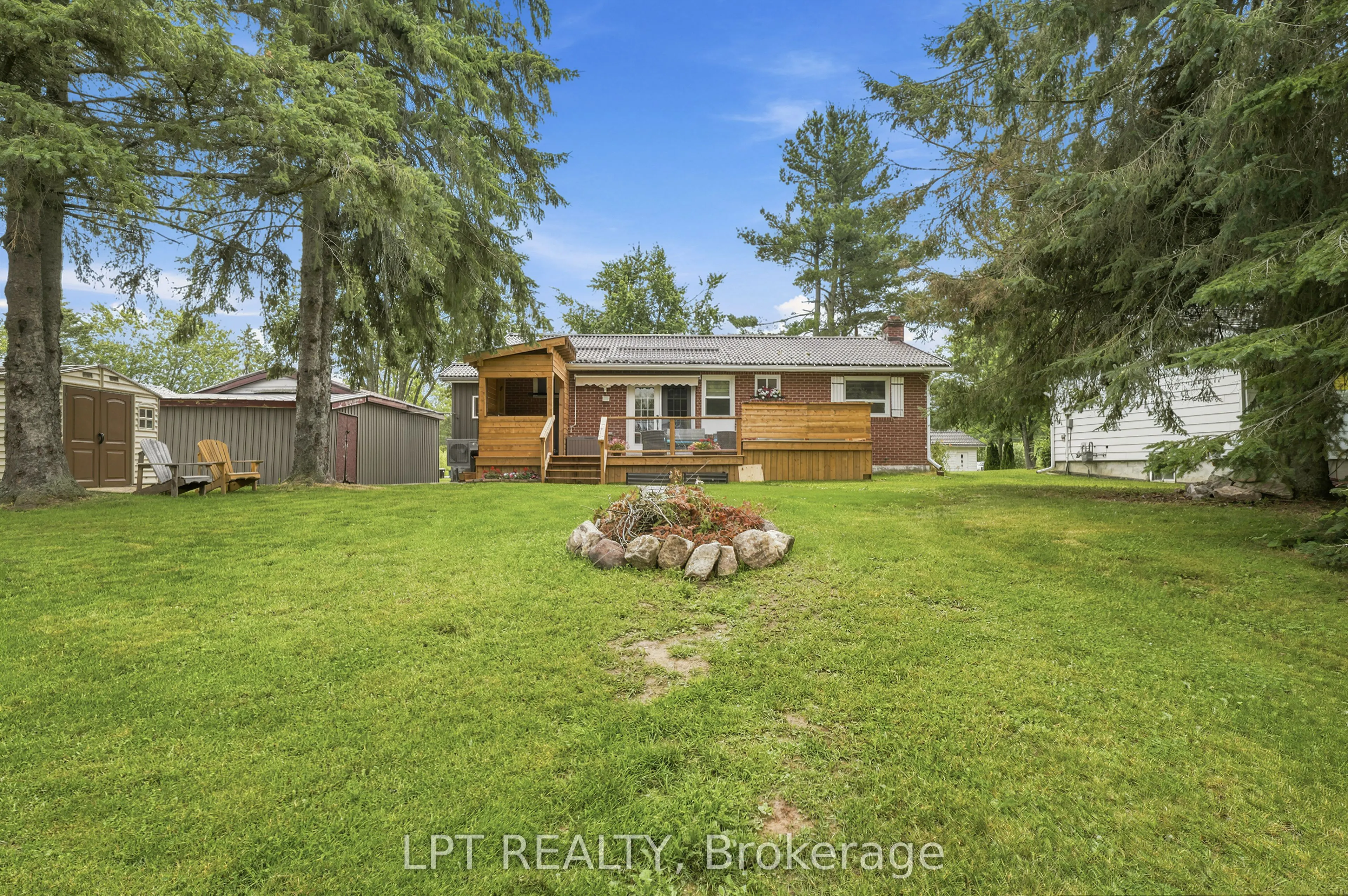 2628 Westshore Crescent