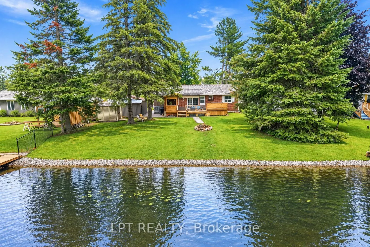 2628 Westshore Crescent