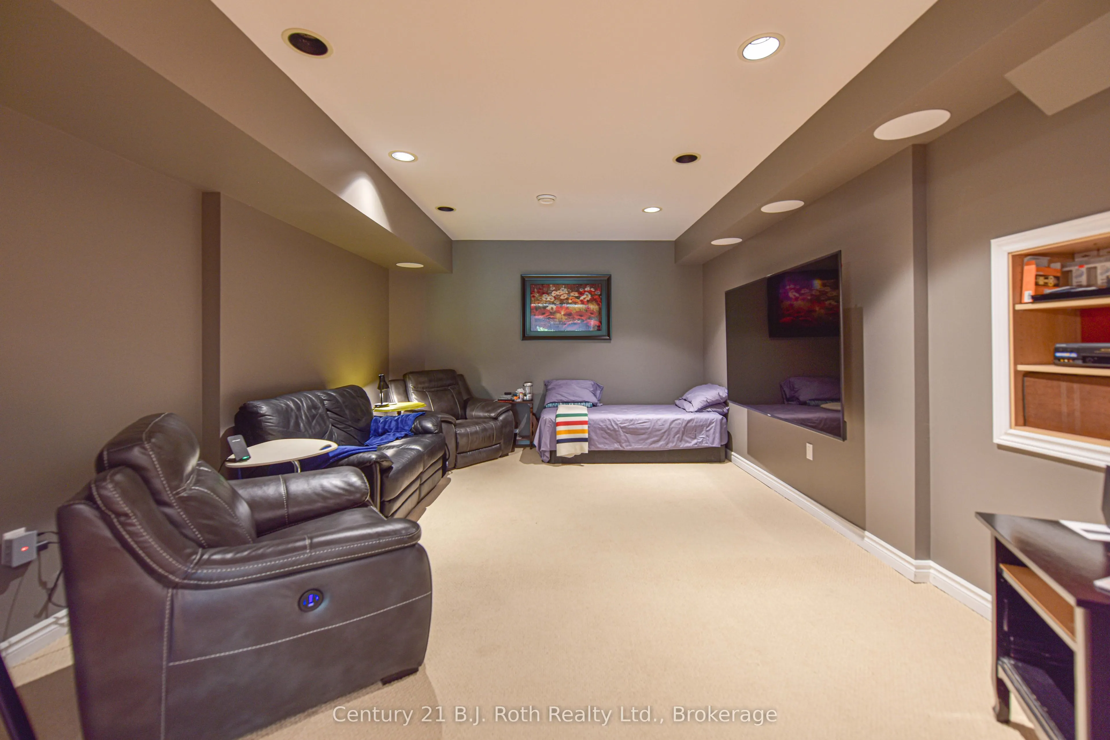 1273 HAWK RIDGE Crescent