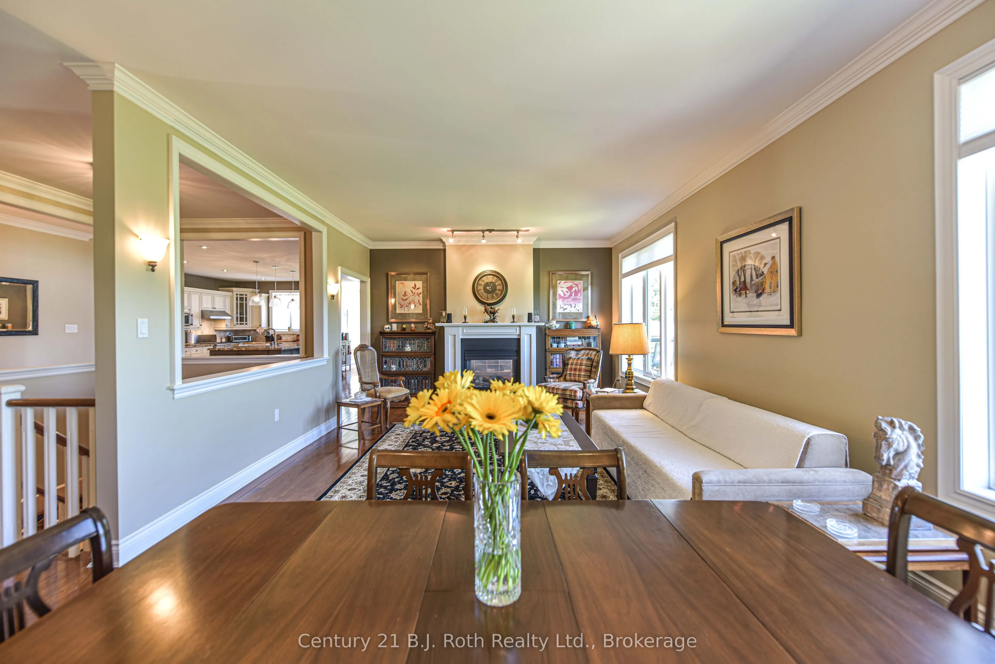 1273 HAWK RIDGE Crescent