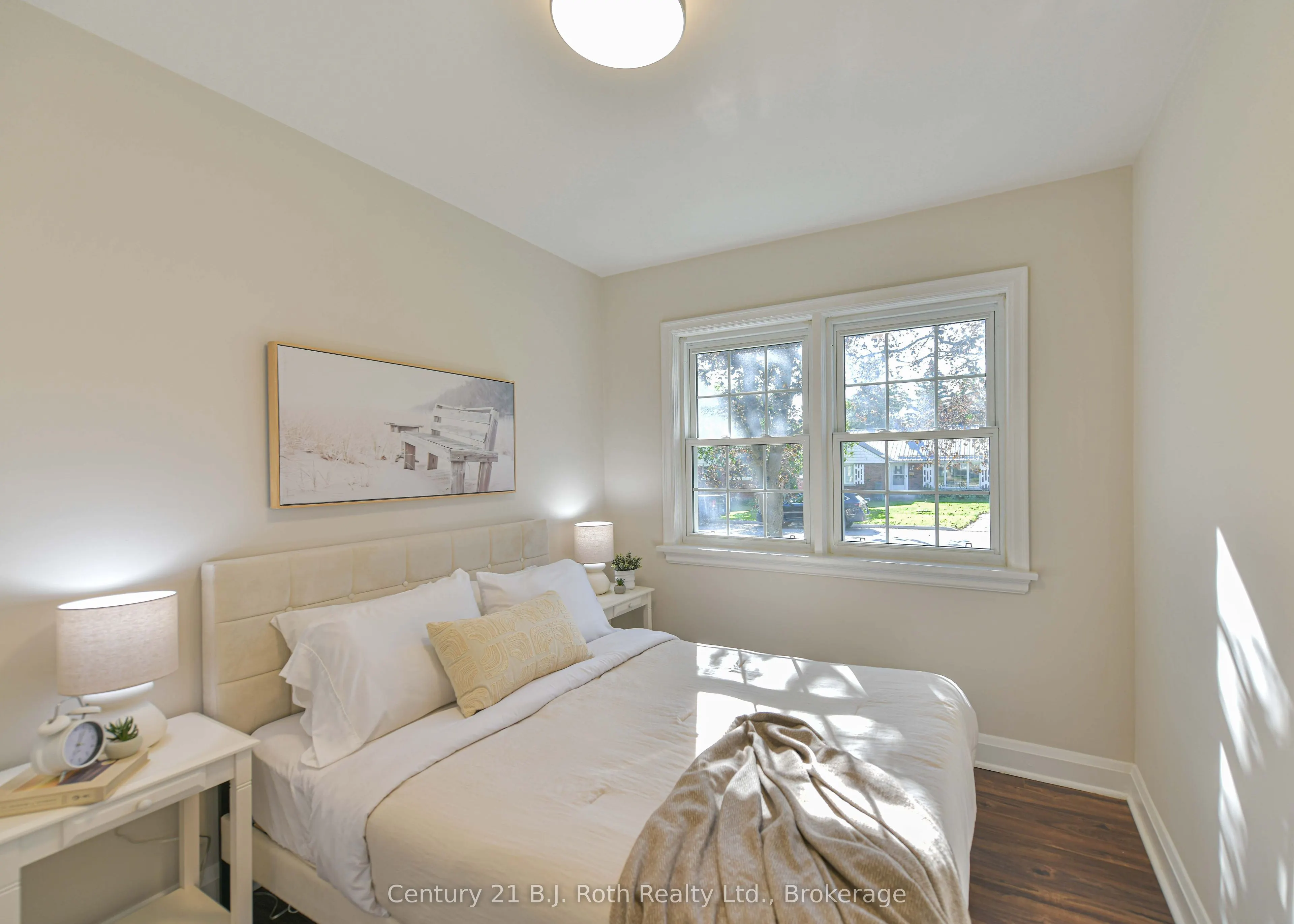 28 Borland Street W