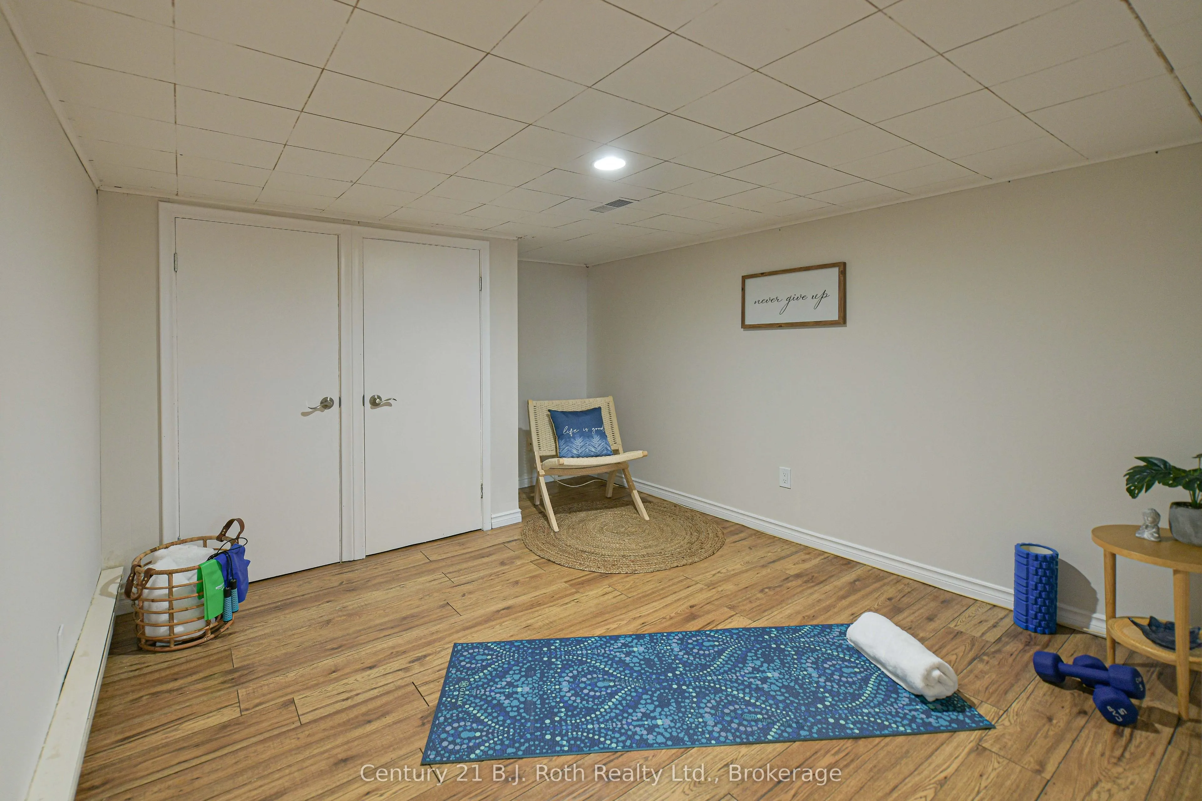 28 Borland Street W