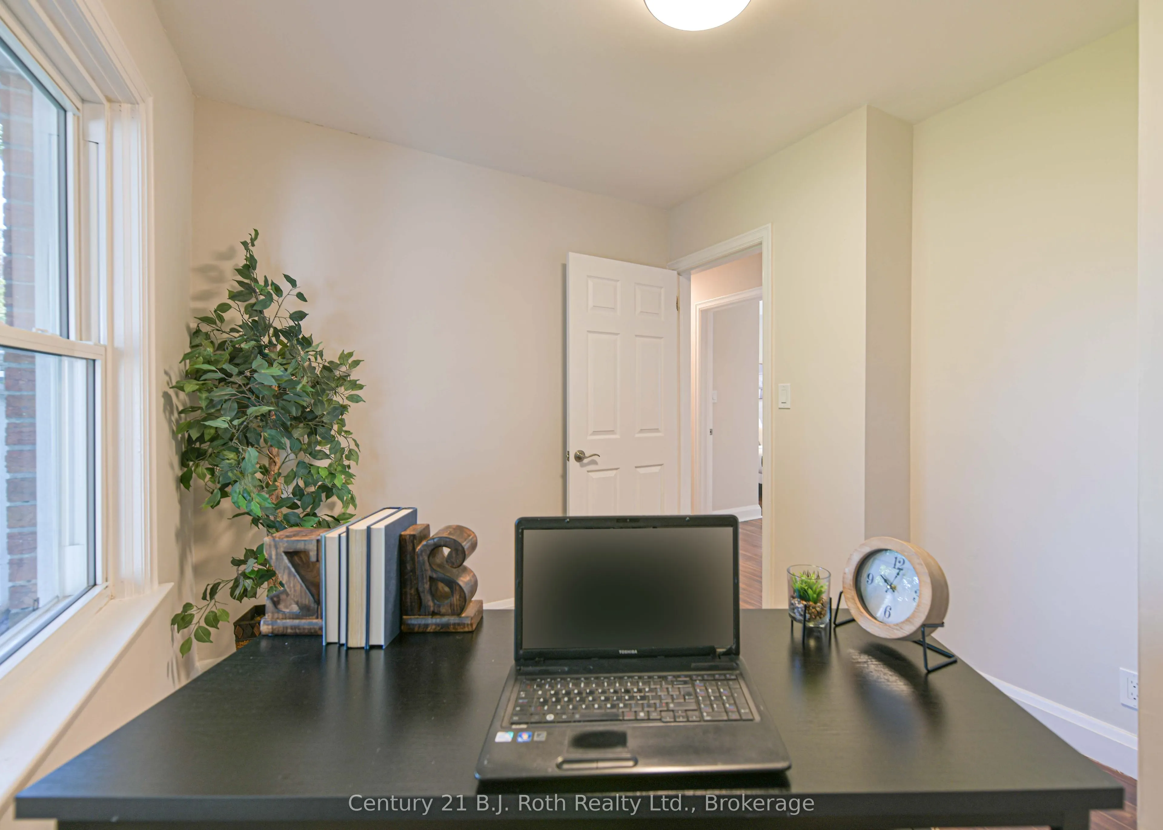 28 Borland Street W