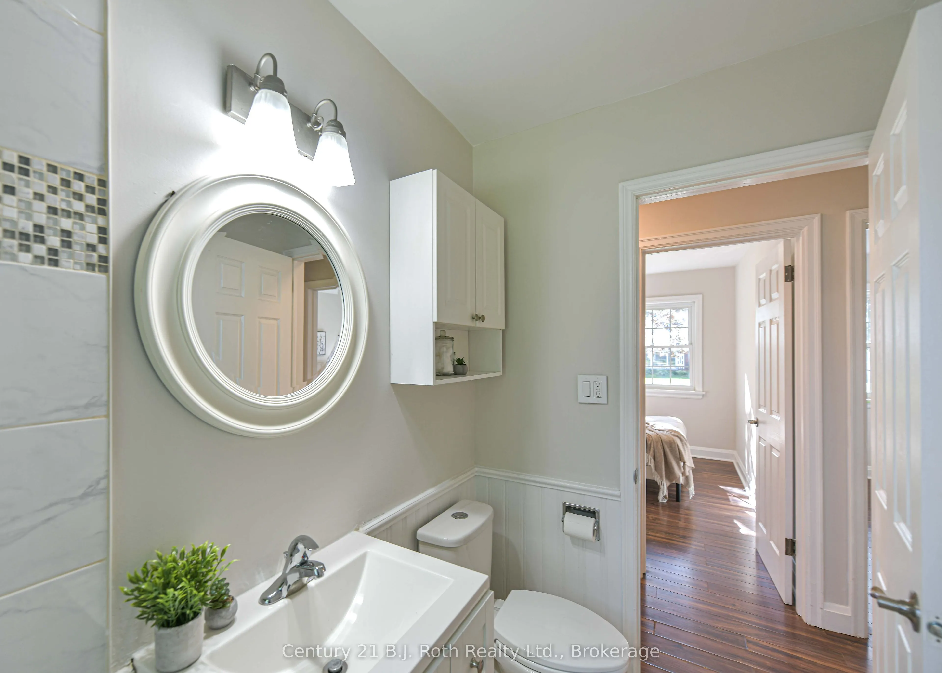 28 Borland Street W