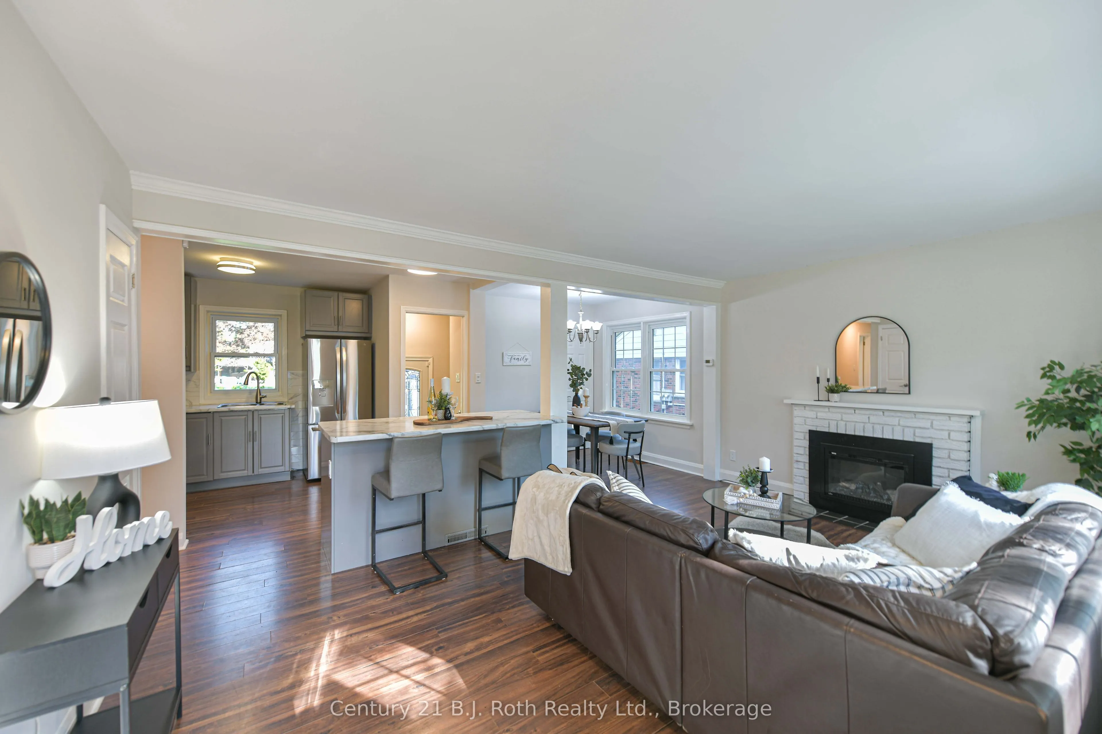 28 Borland Street W