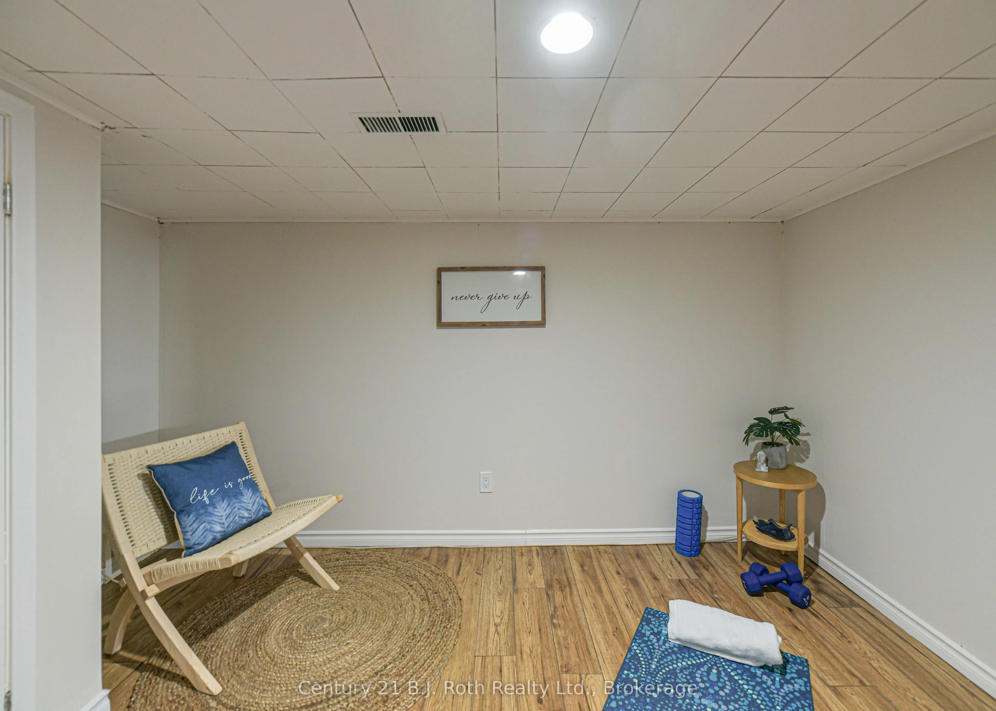 28 Borland Street W