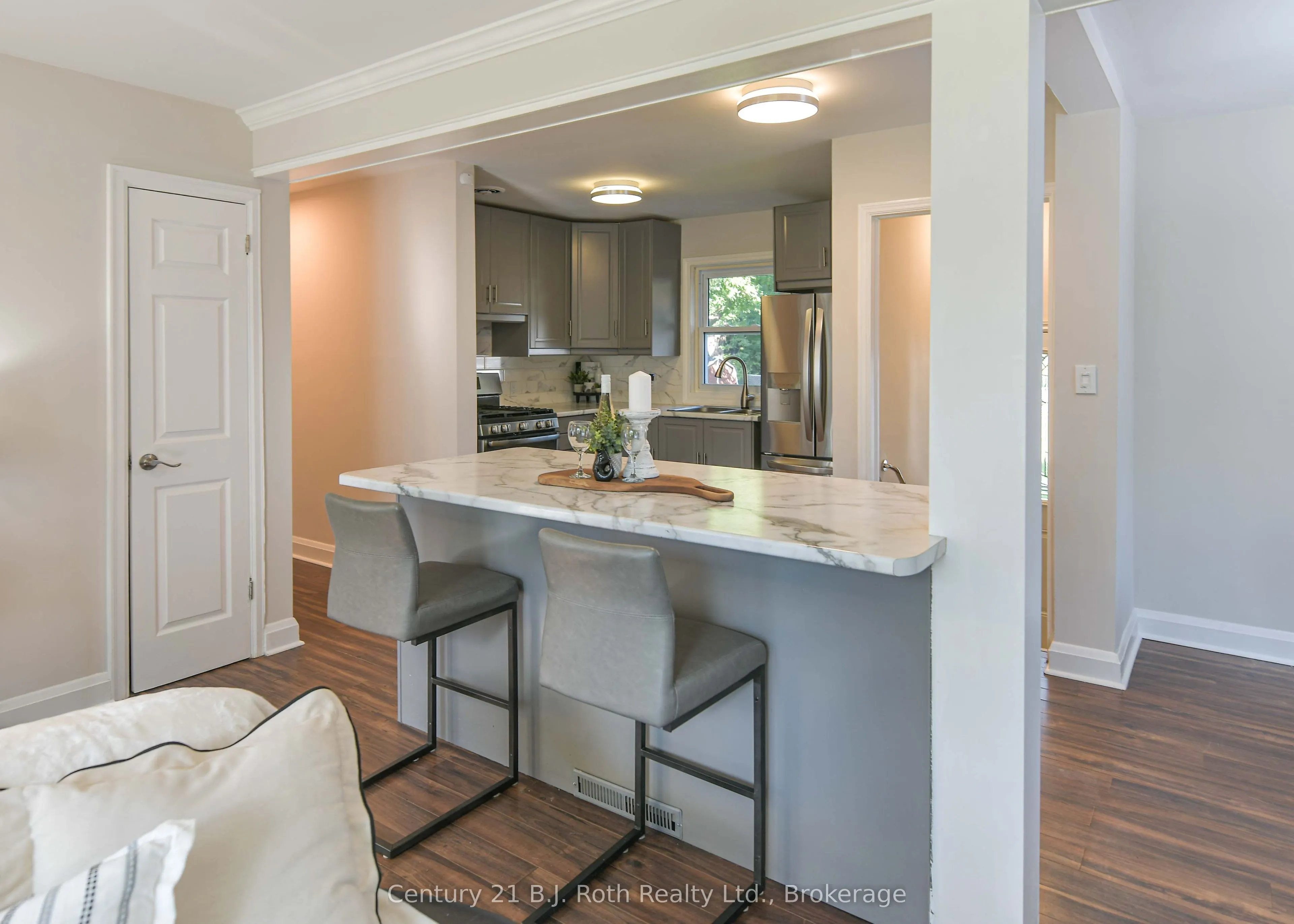 28 Borland Street W