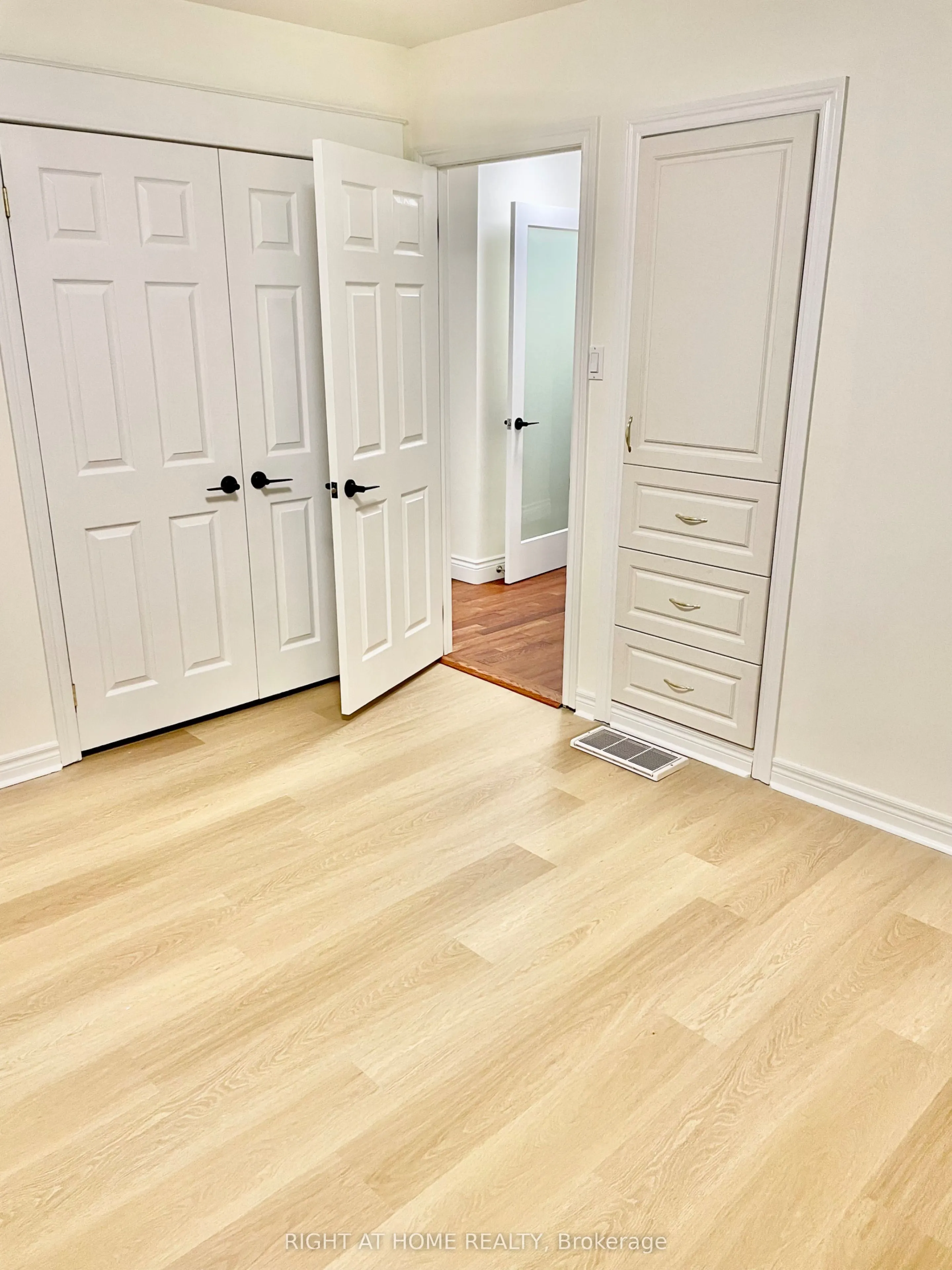 6 Beechcroft Circle