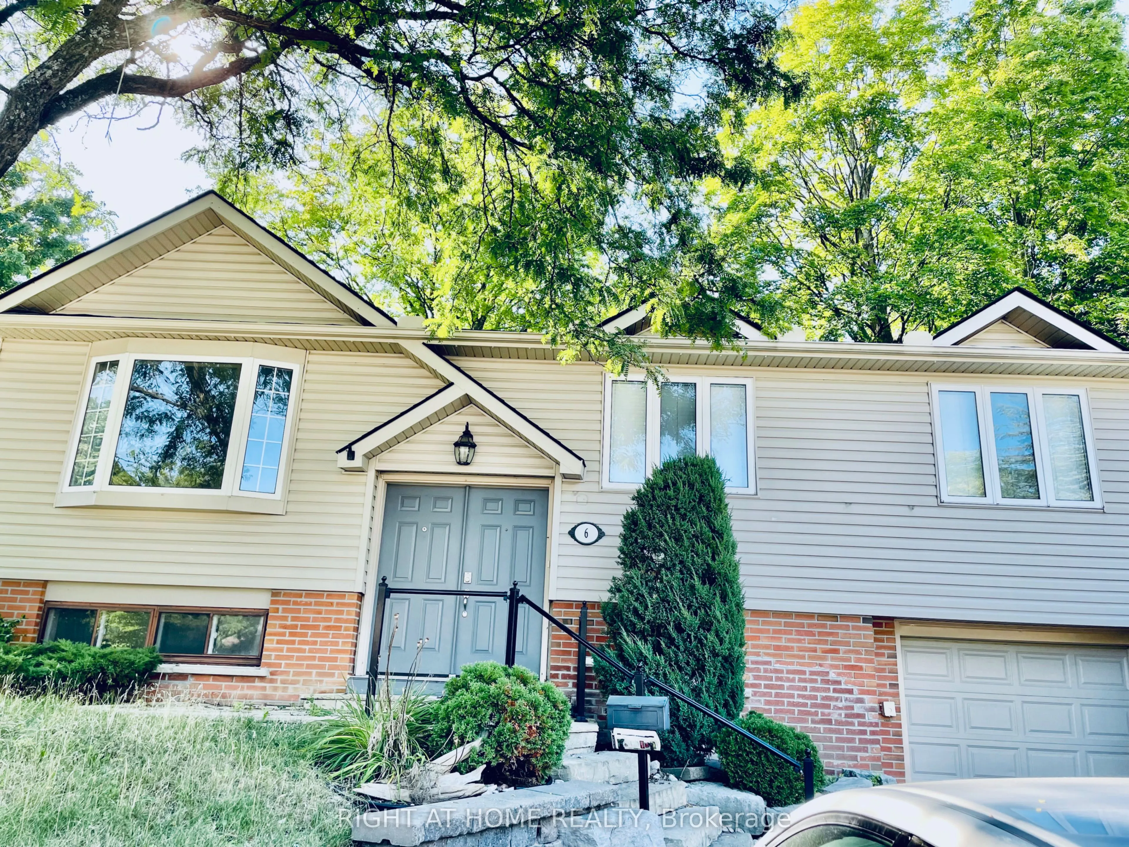 6 Beechcroft Circle