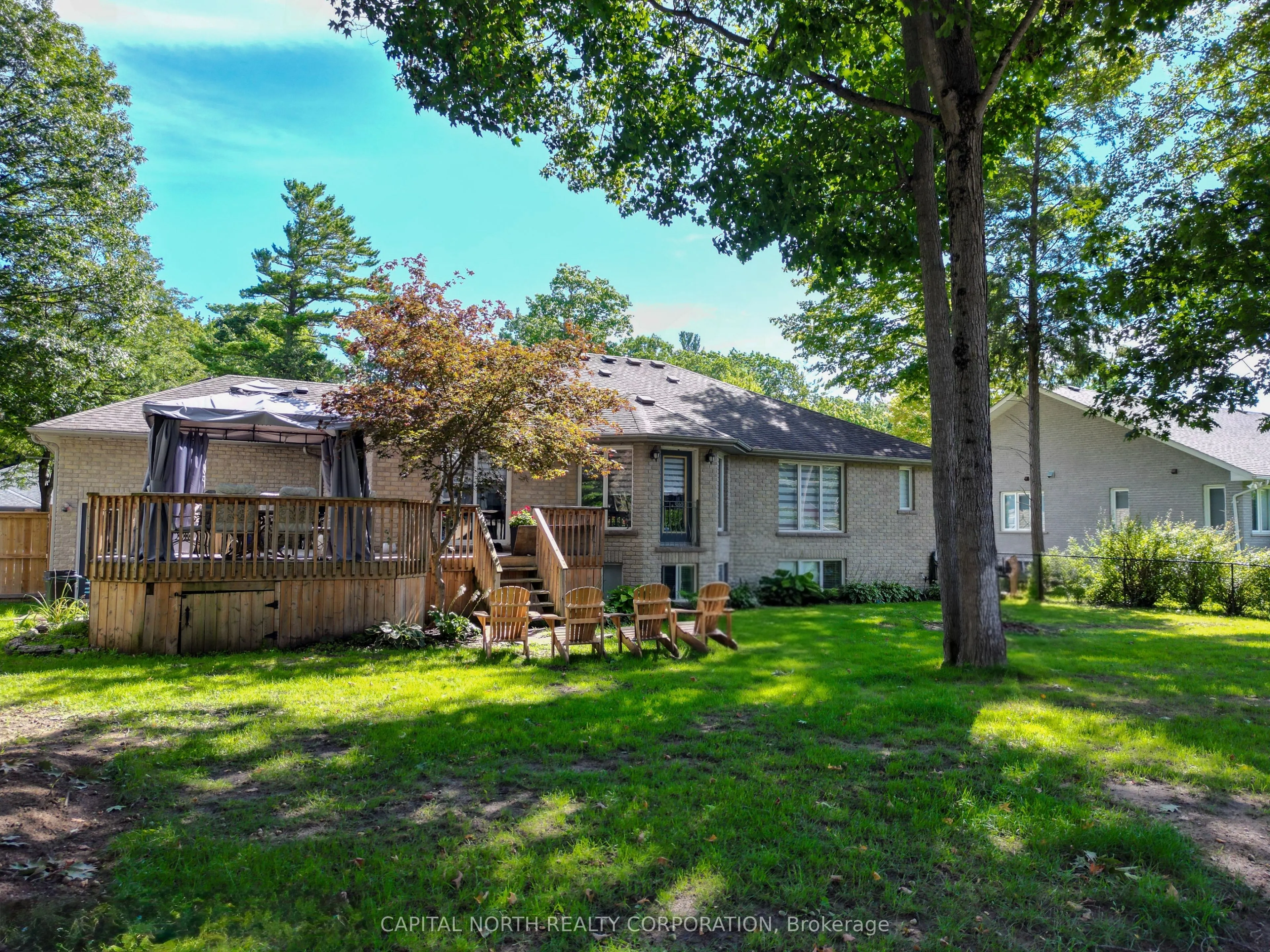 8 Downer Crescent