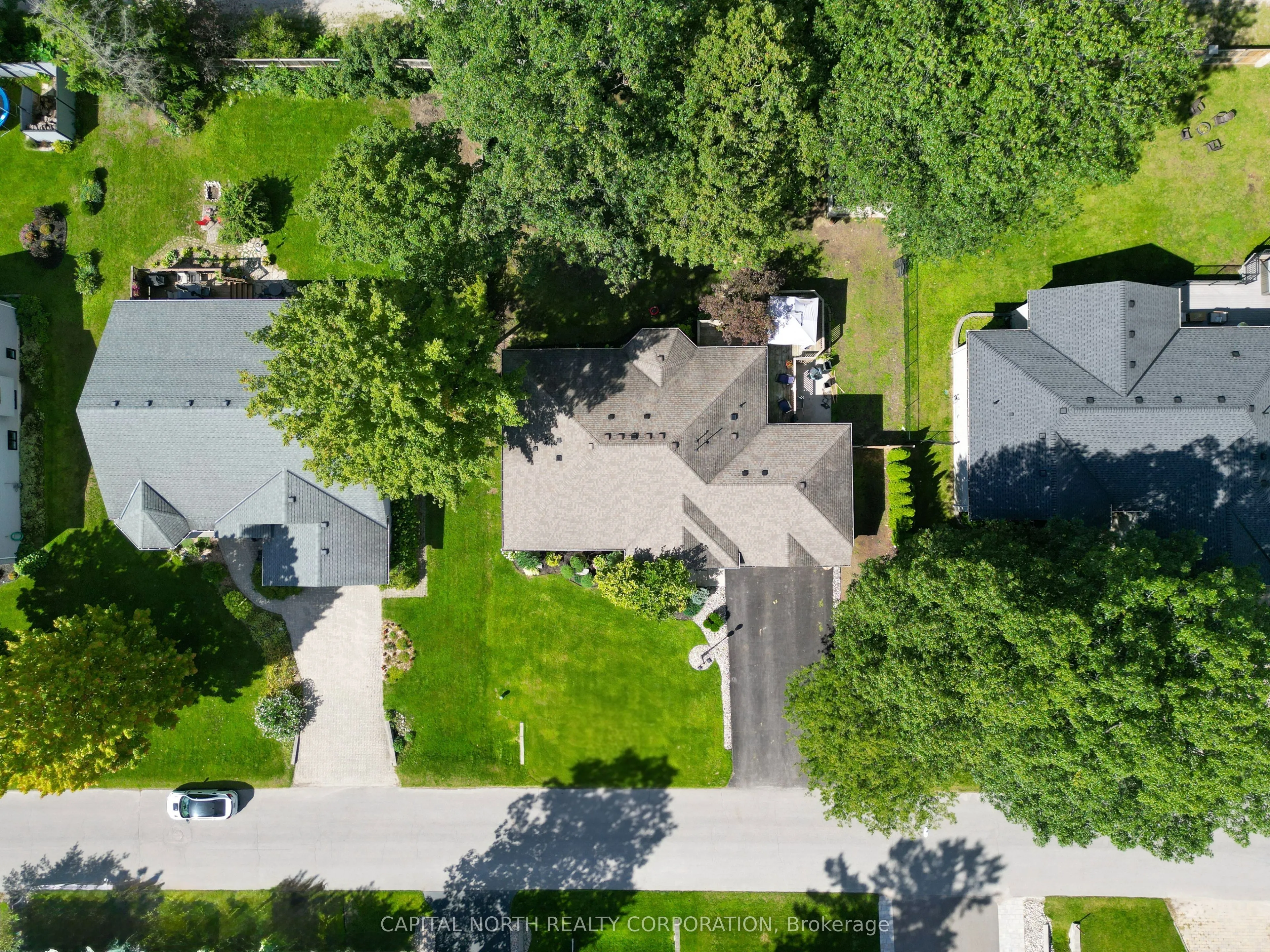 8 Downer Crescent