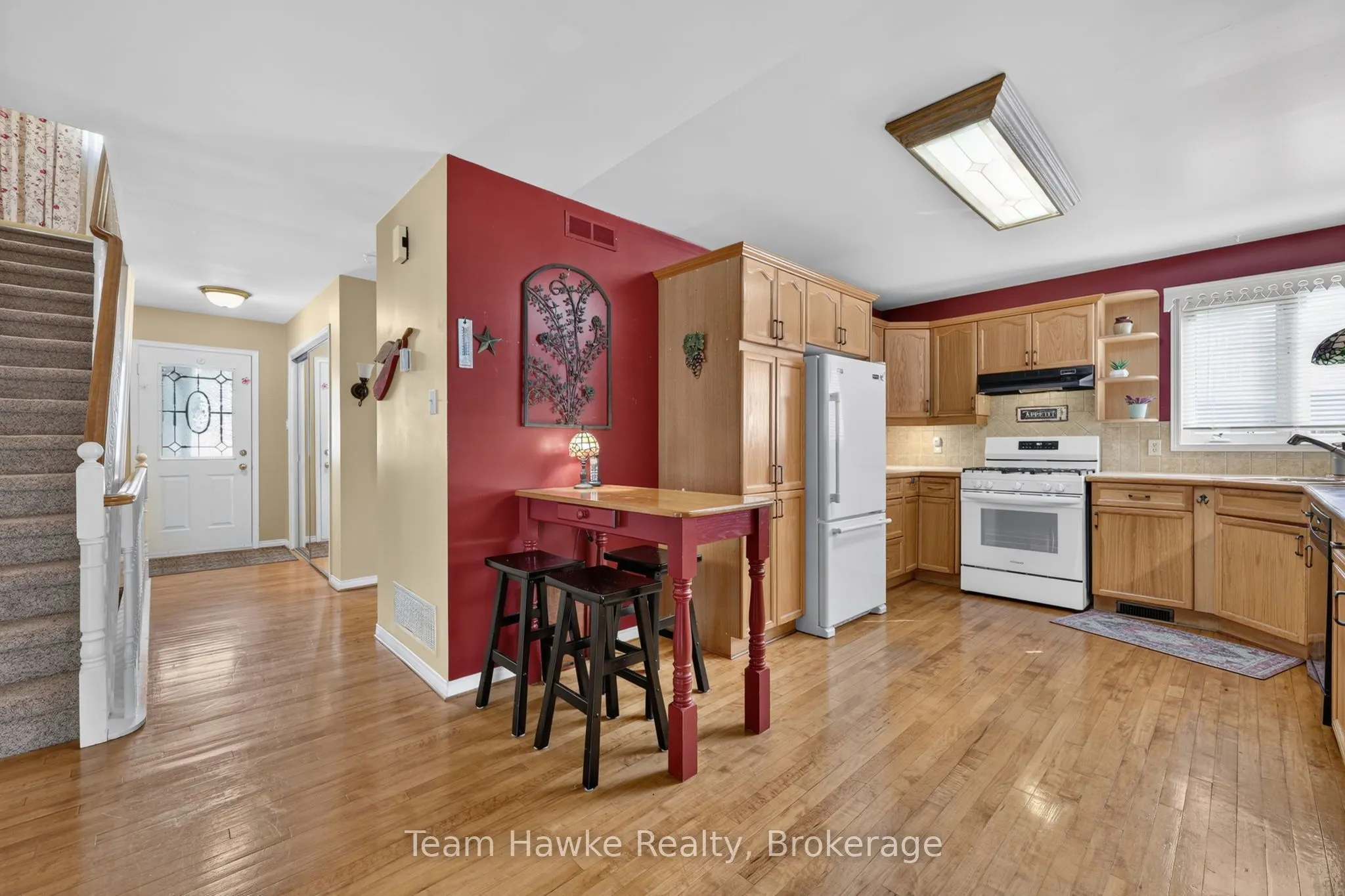 255 Hanly Street