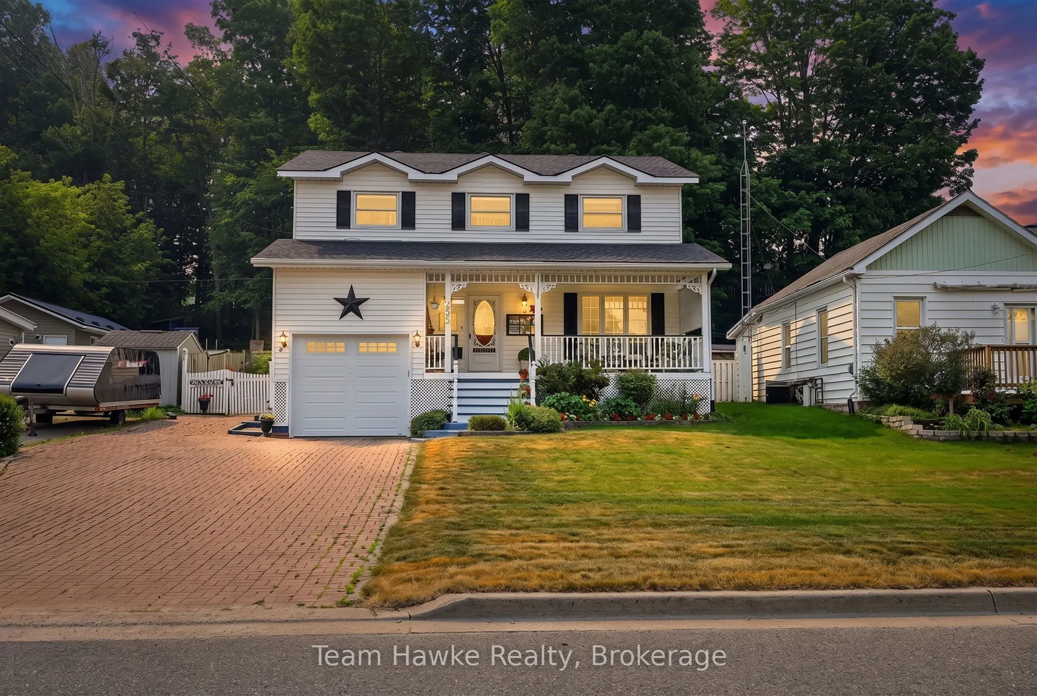 255 Hanly Street