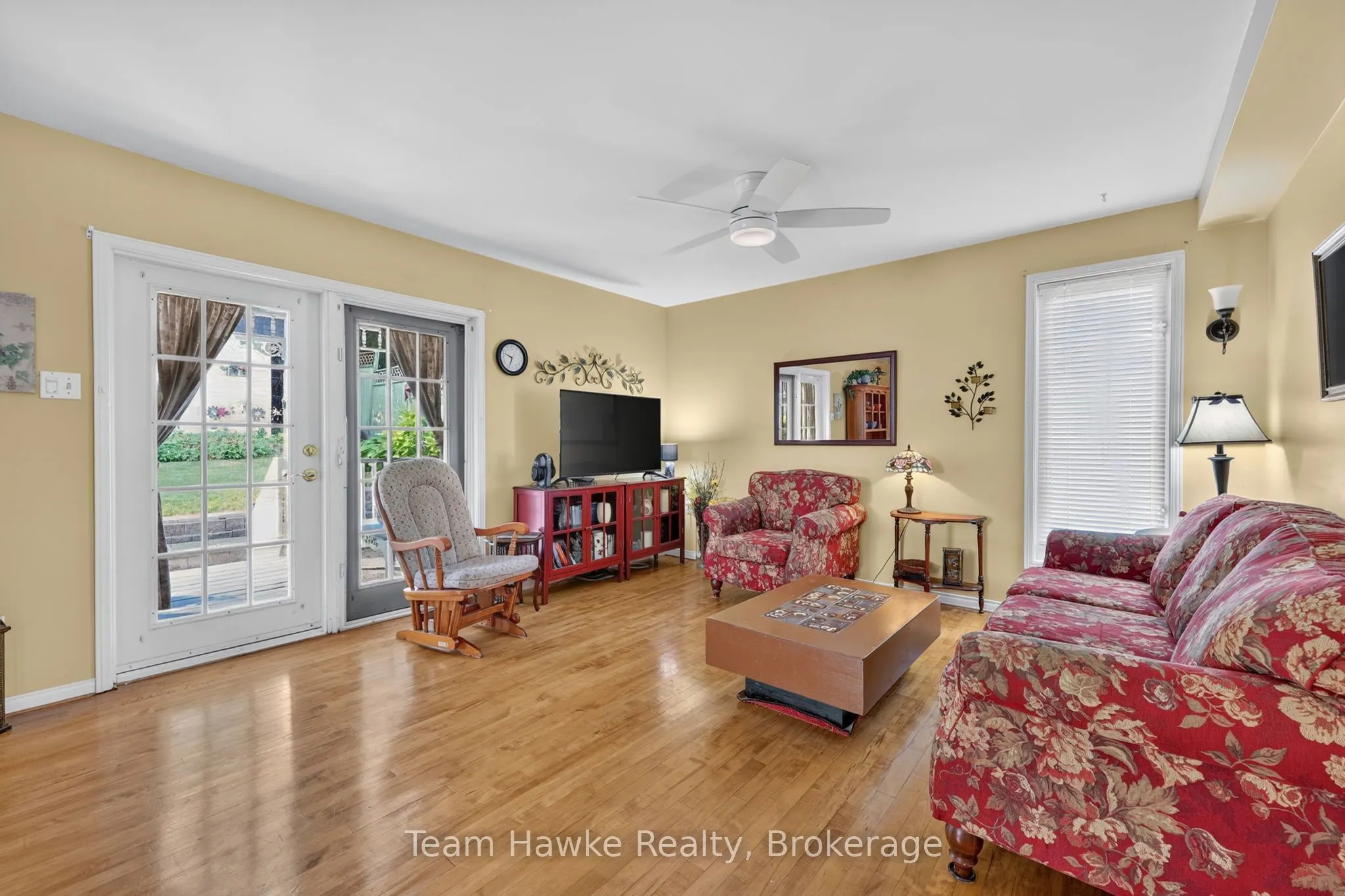 255 Hanly Street