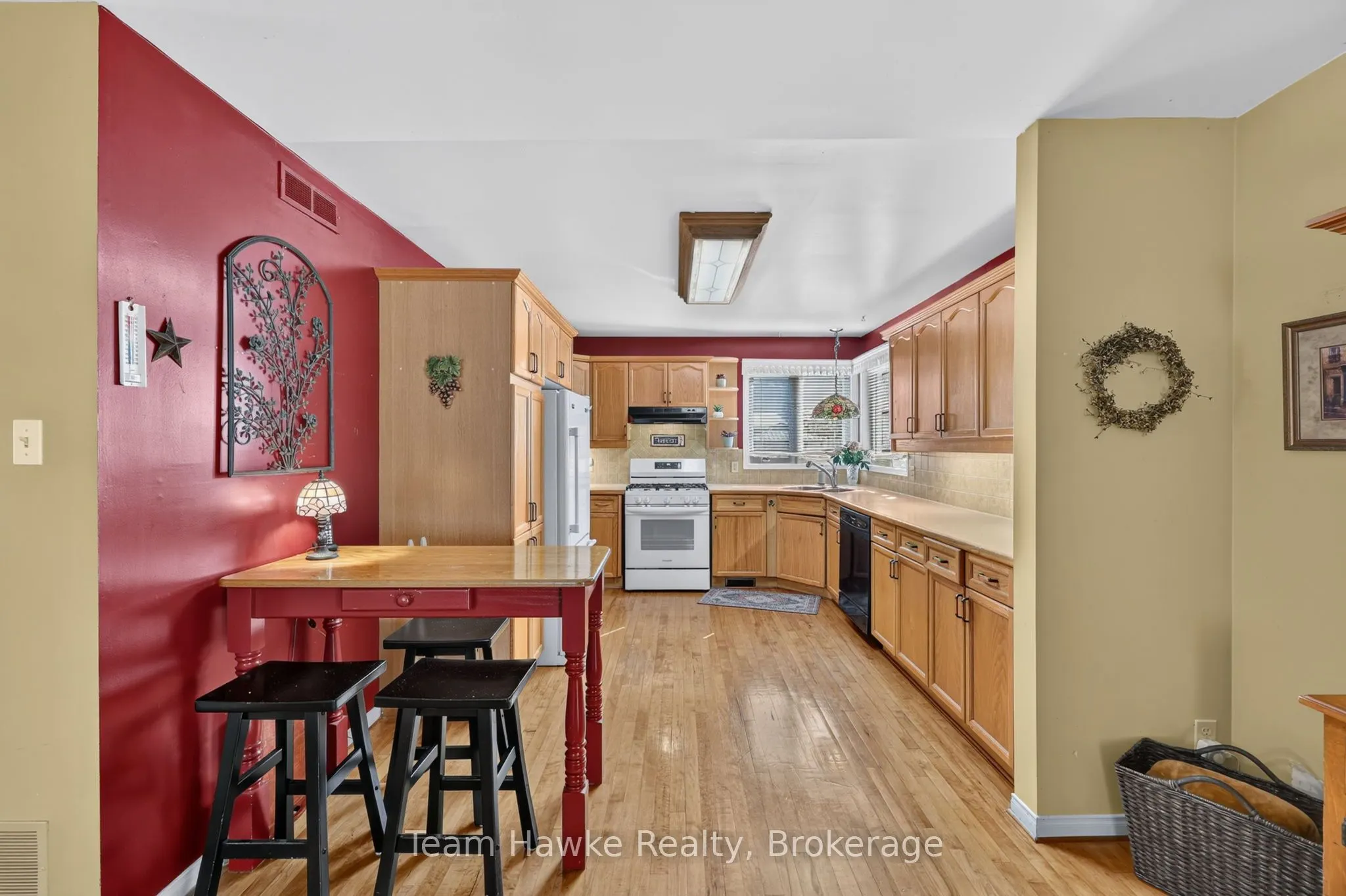 255 Hanly Street
