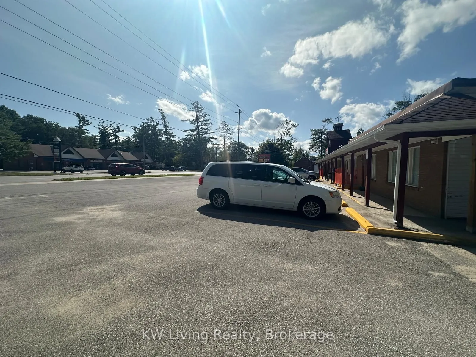 620 River Road W