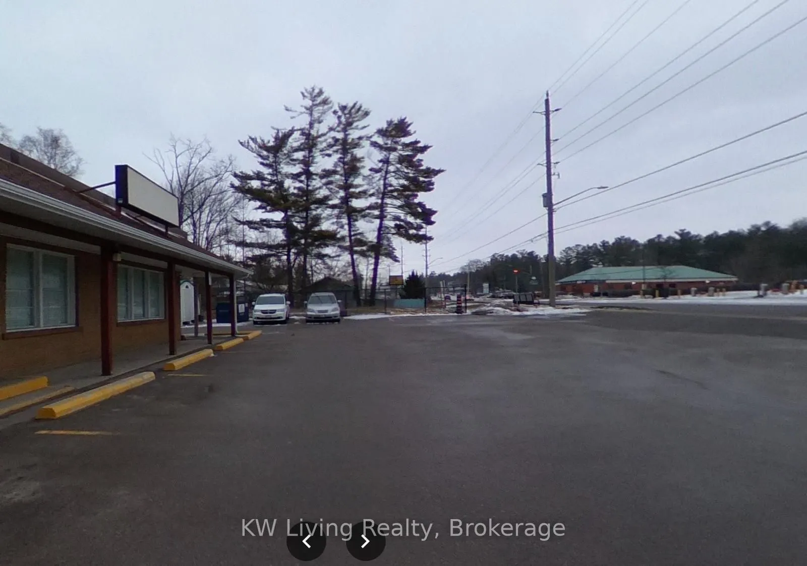 620 River Road W