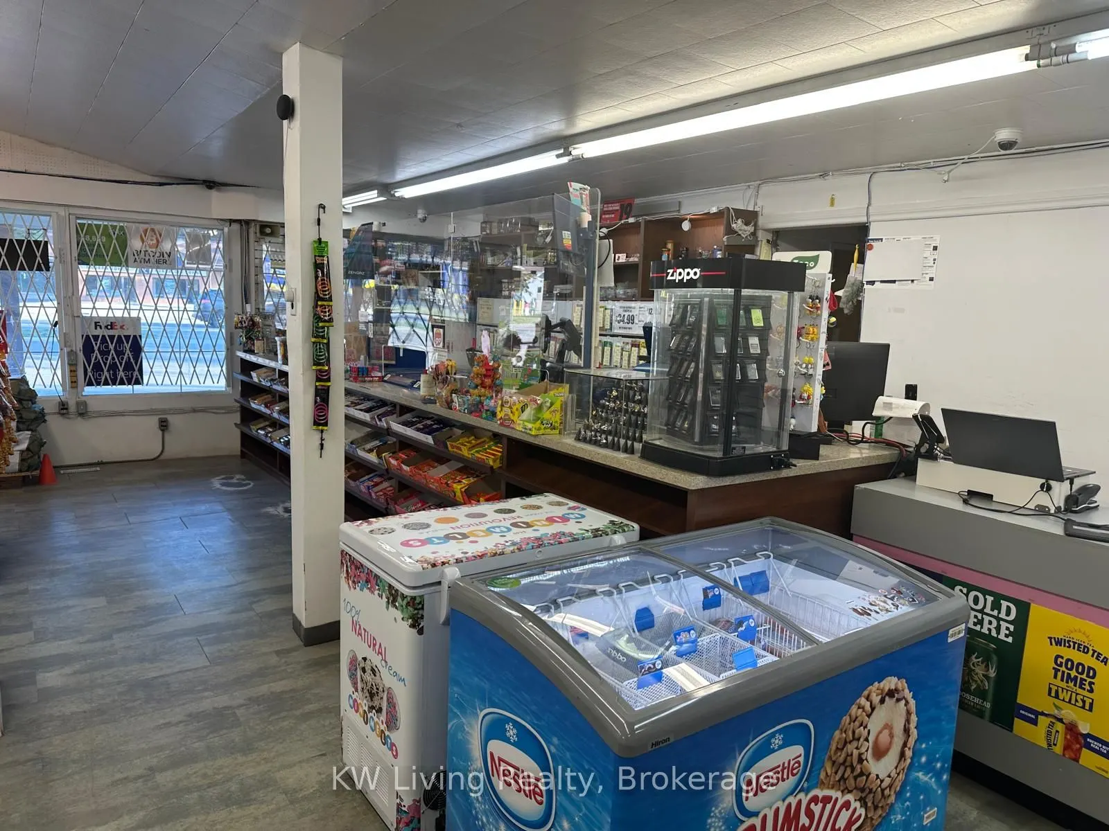 620 River Road W