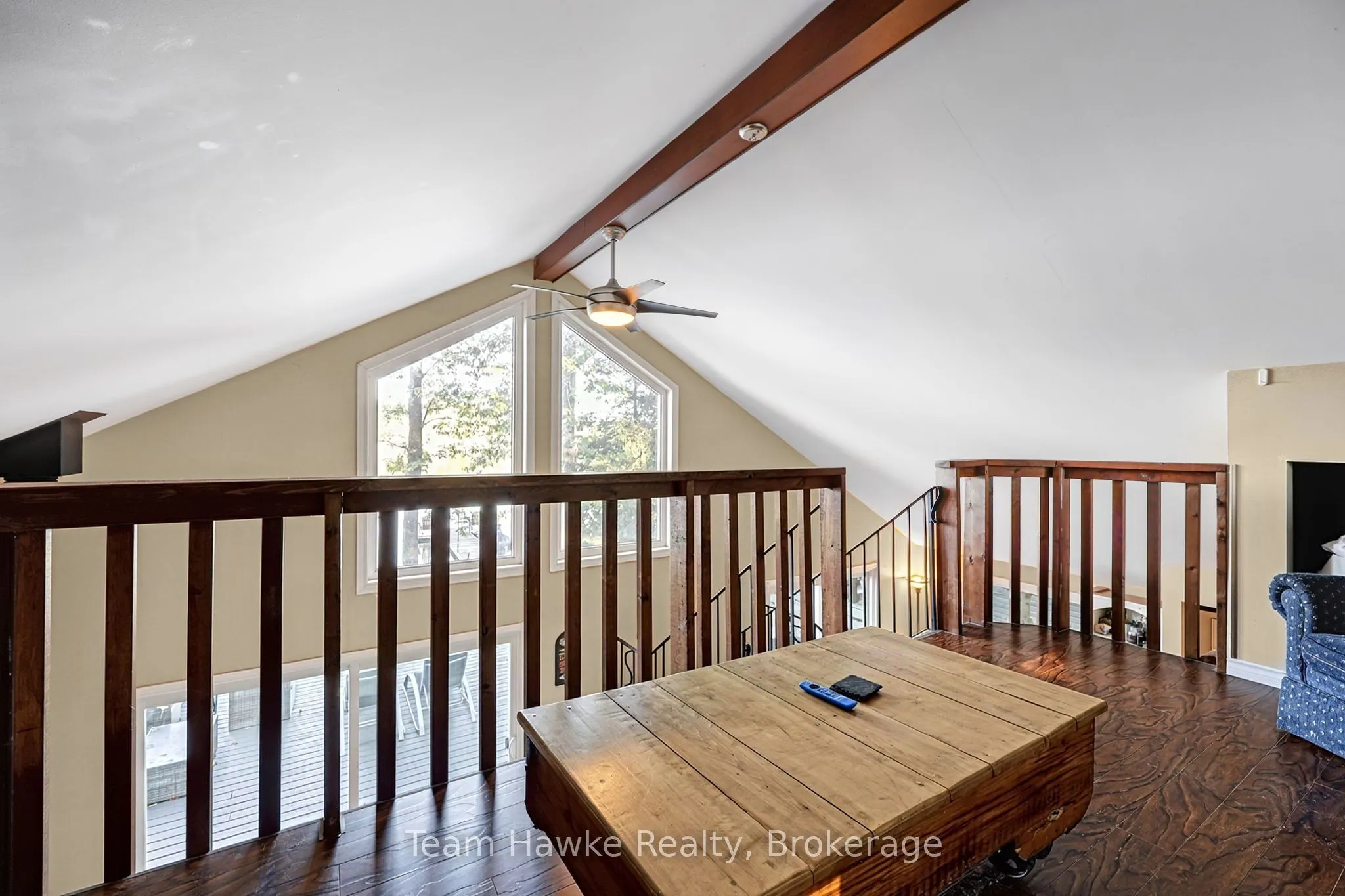 8 Farlain Lake Road E
