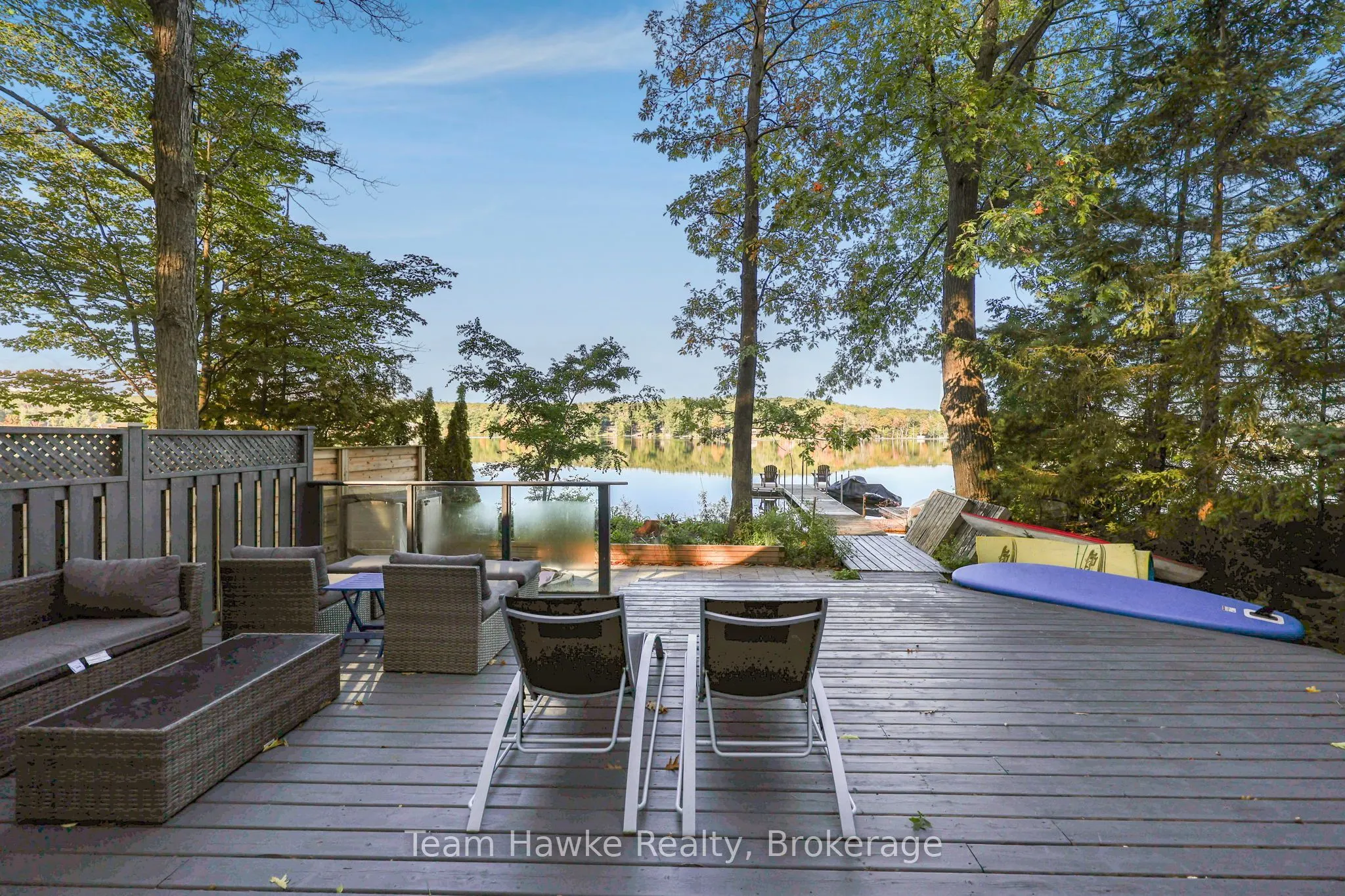 8 Farlain Lake Road E