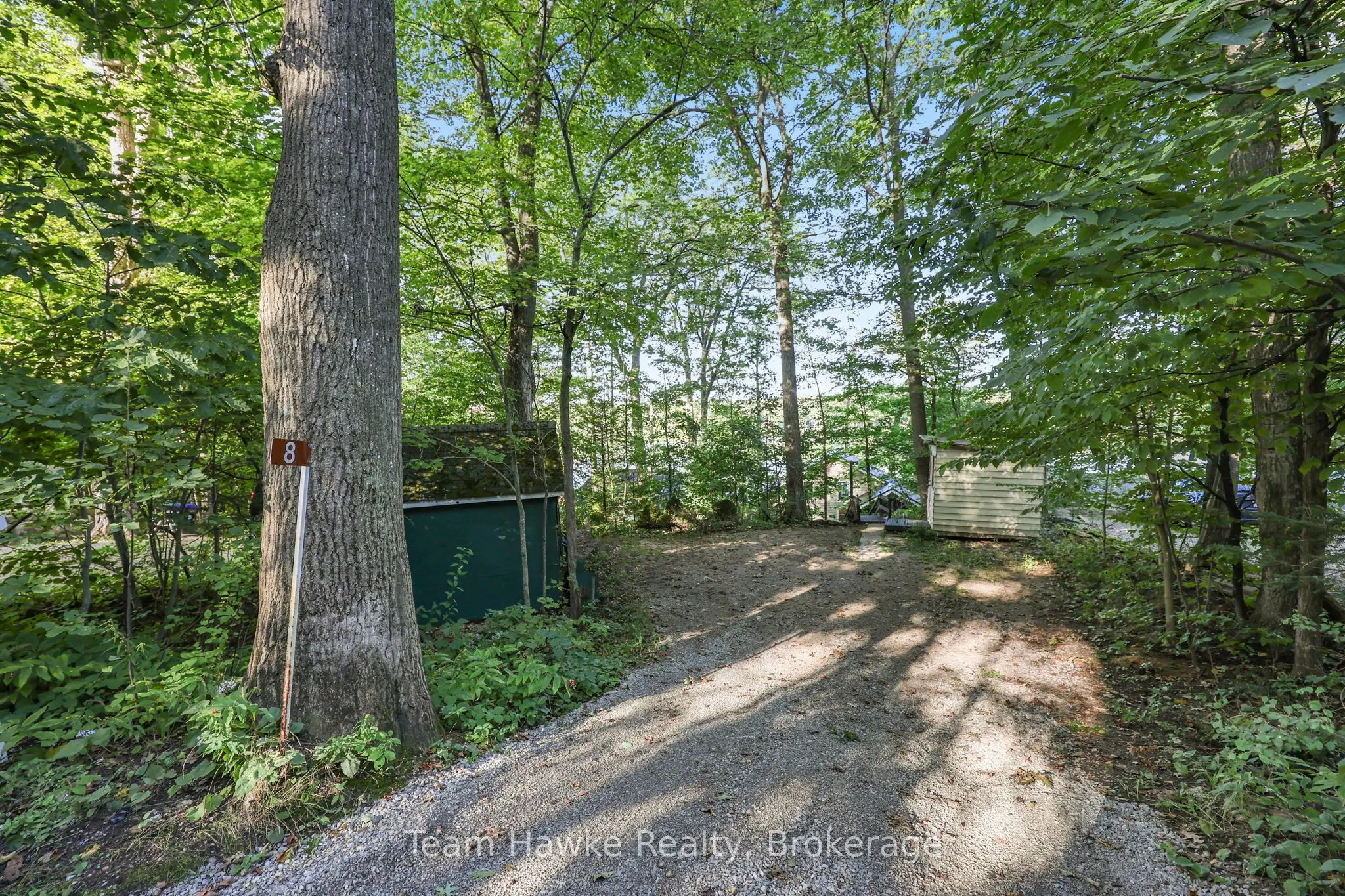 8 Farlain Lake Road E