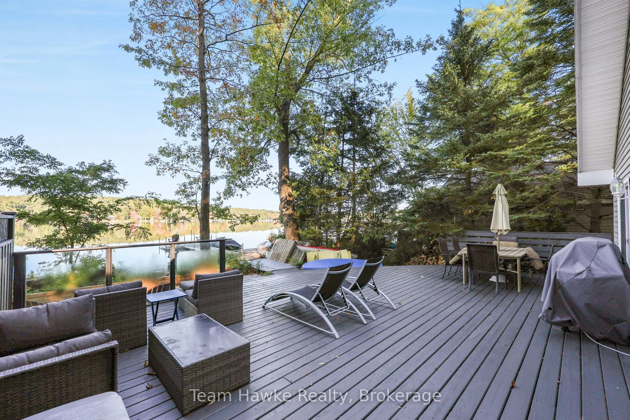8 Farlain Lake Road E