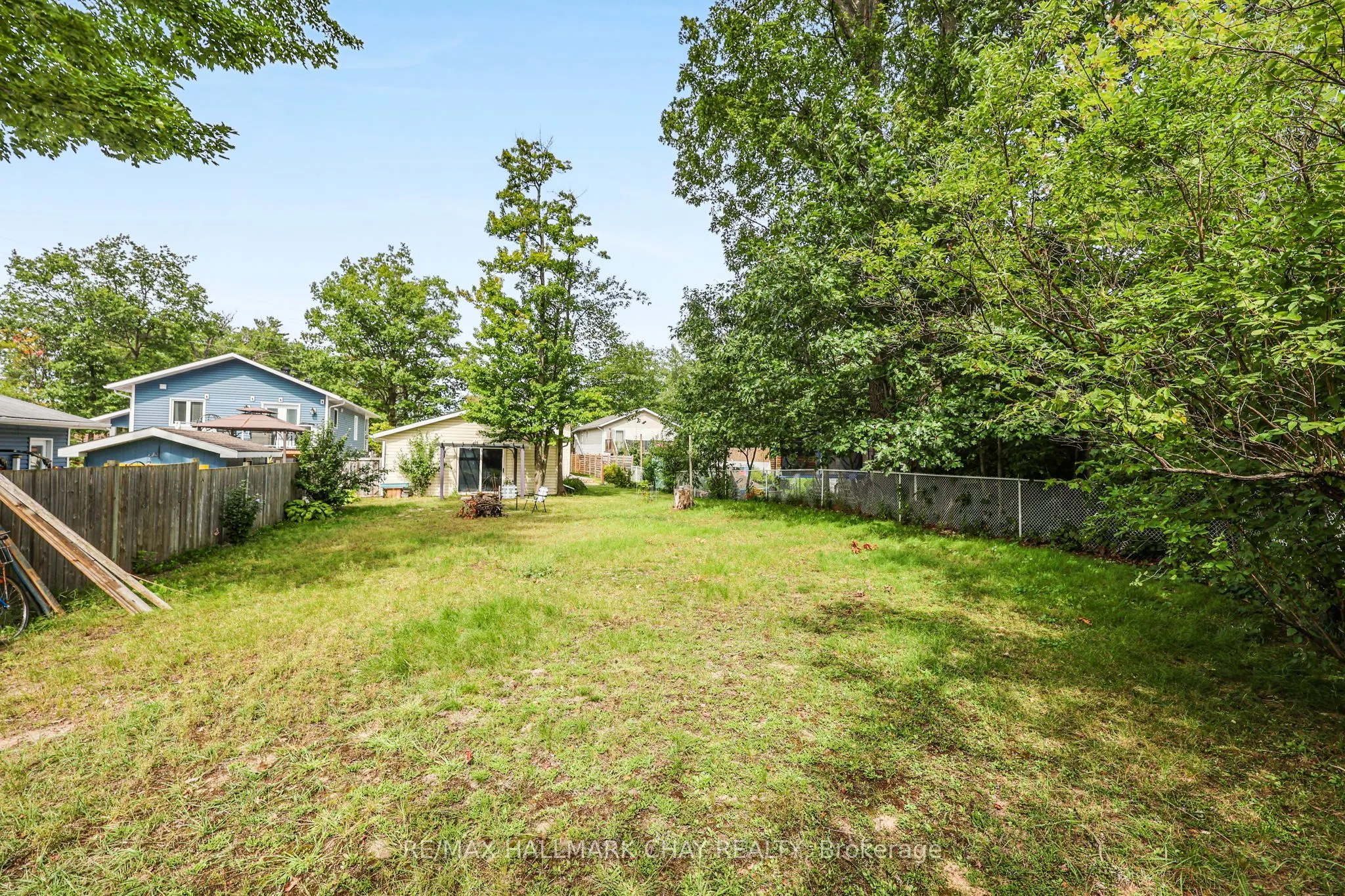 1475 River Road W