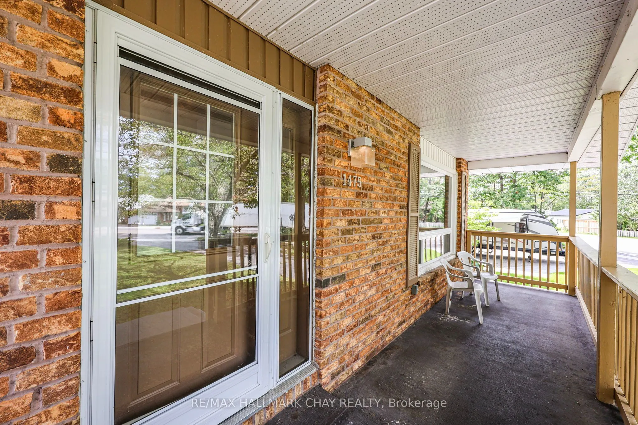 1475 River Road W
