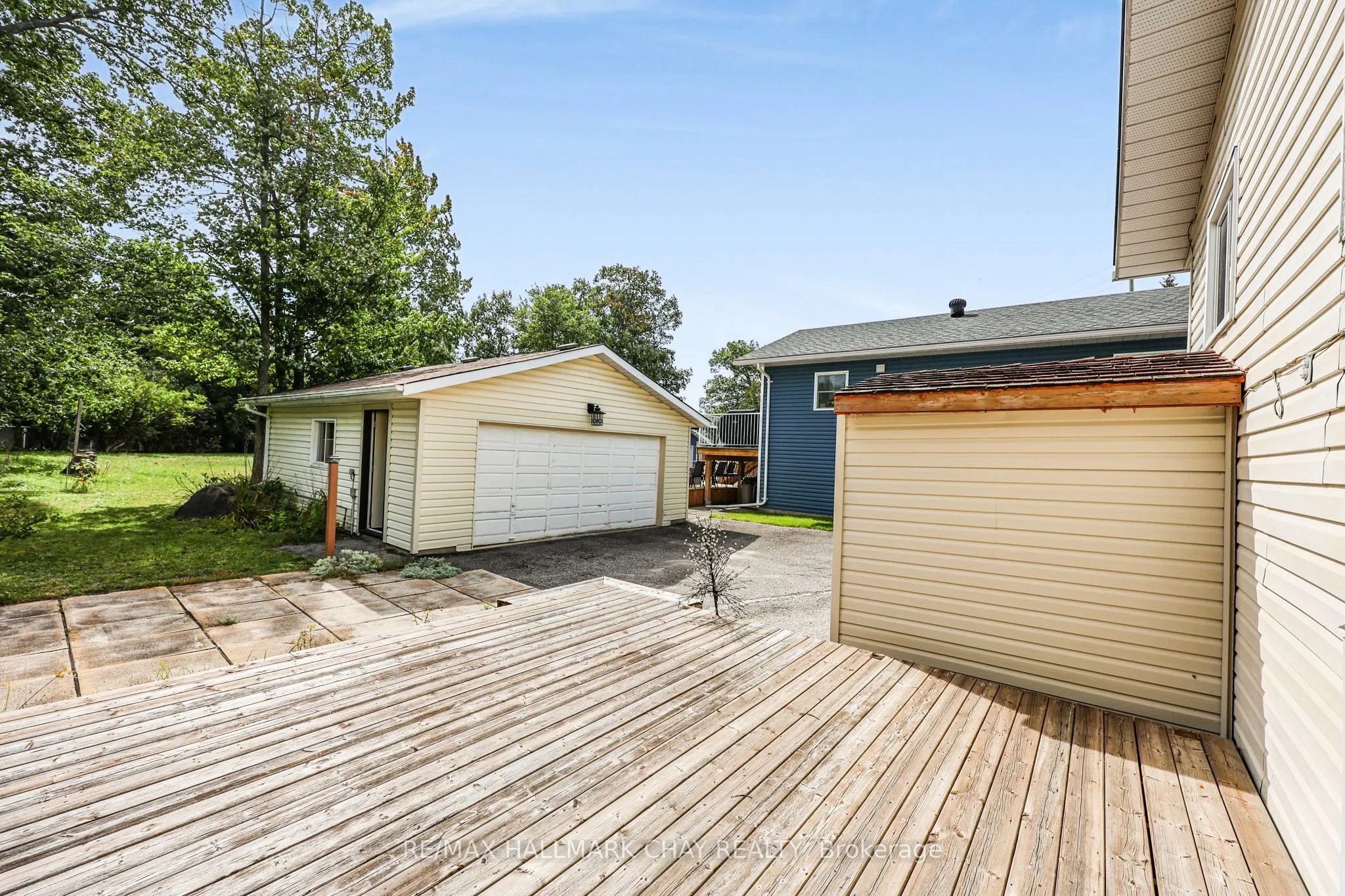 1475 River Road W
