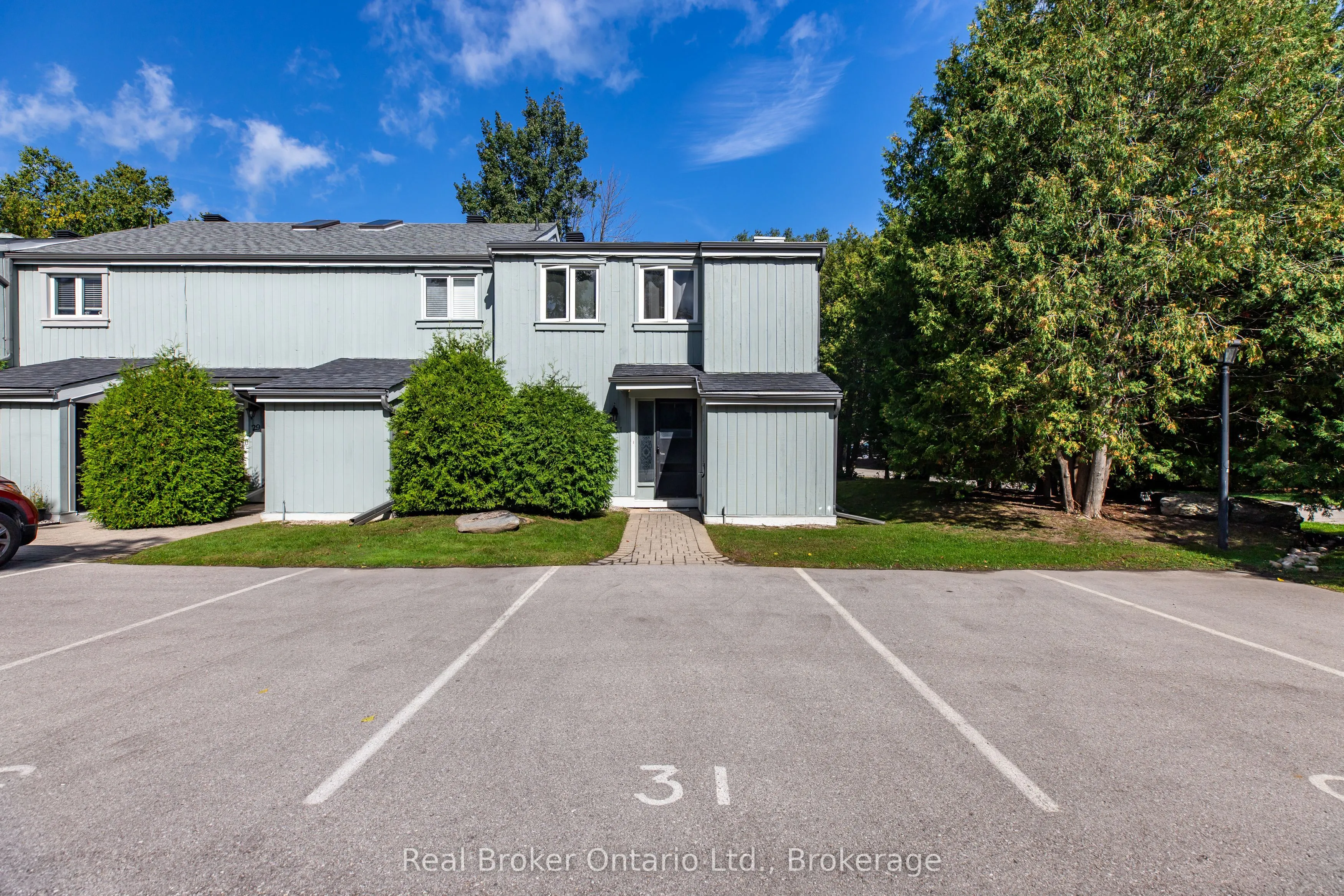 127 Fairway Crescent #31