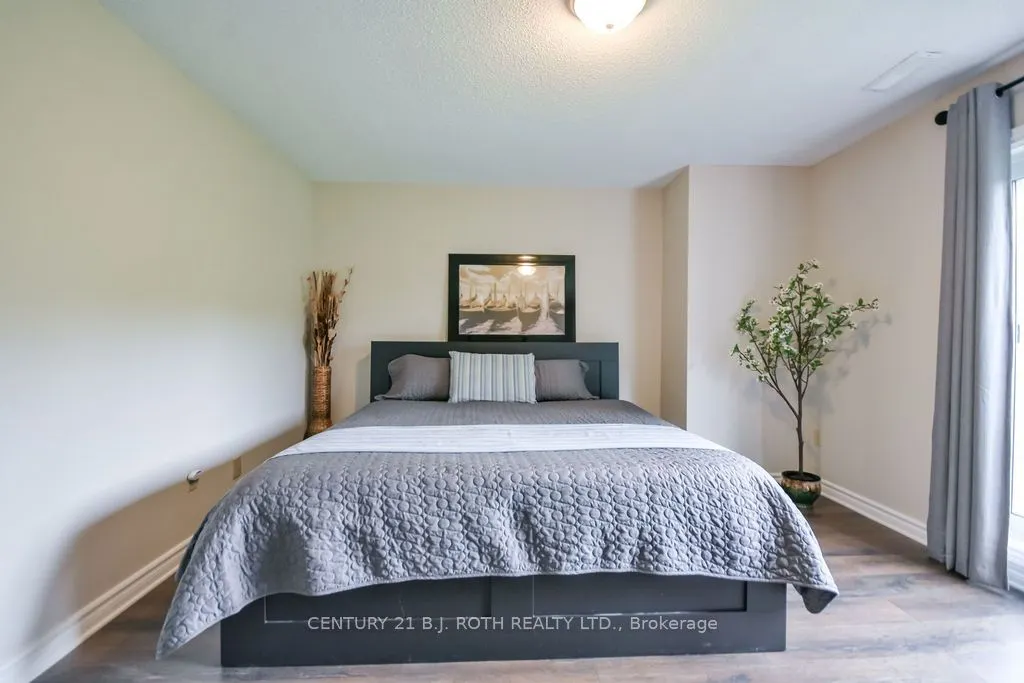 41 Laguna Parkway #15