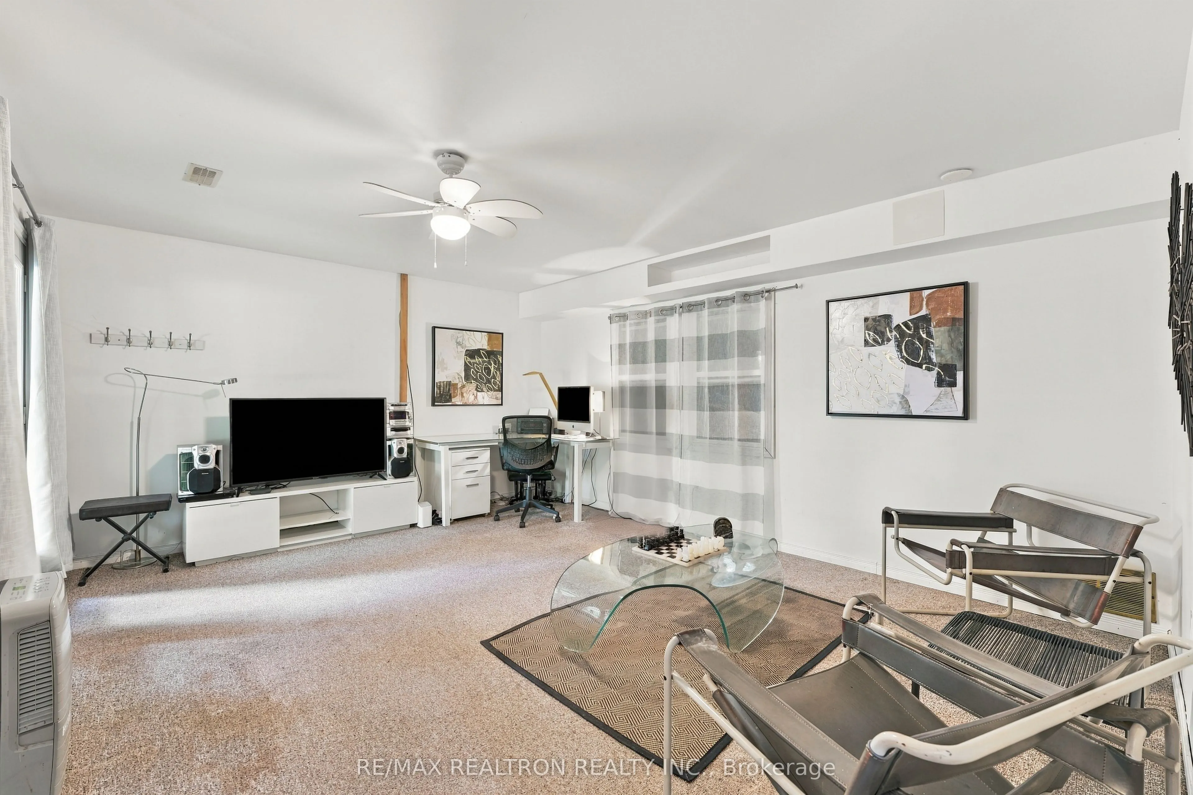 3485 Brennan Line