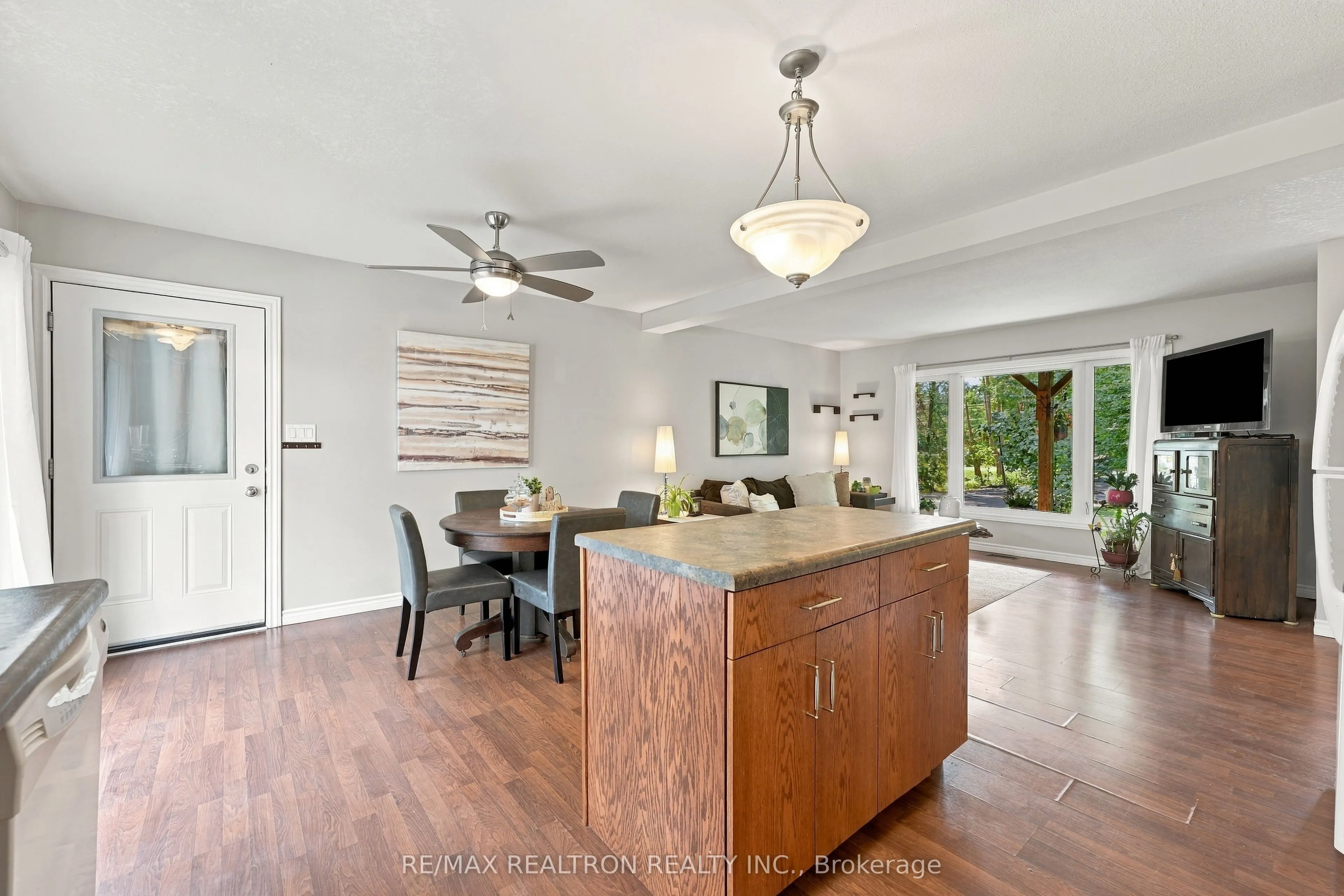 3485 Brennan Line