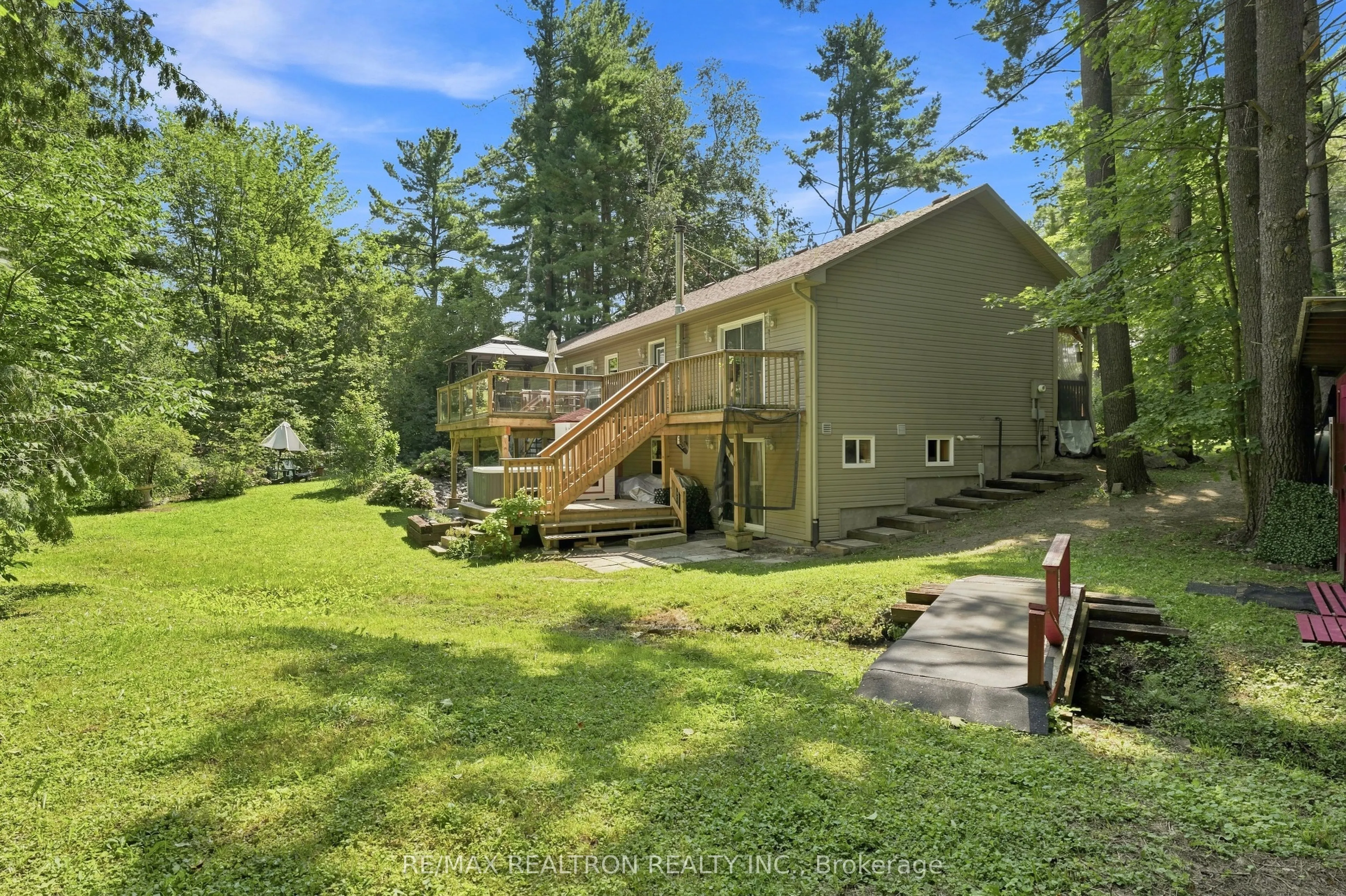 3485 Brennan Line