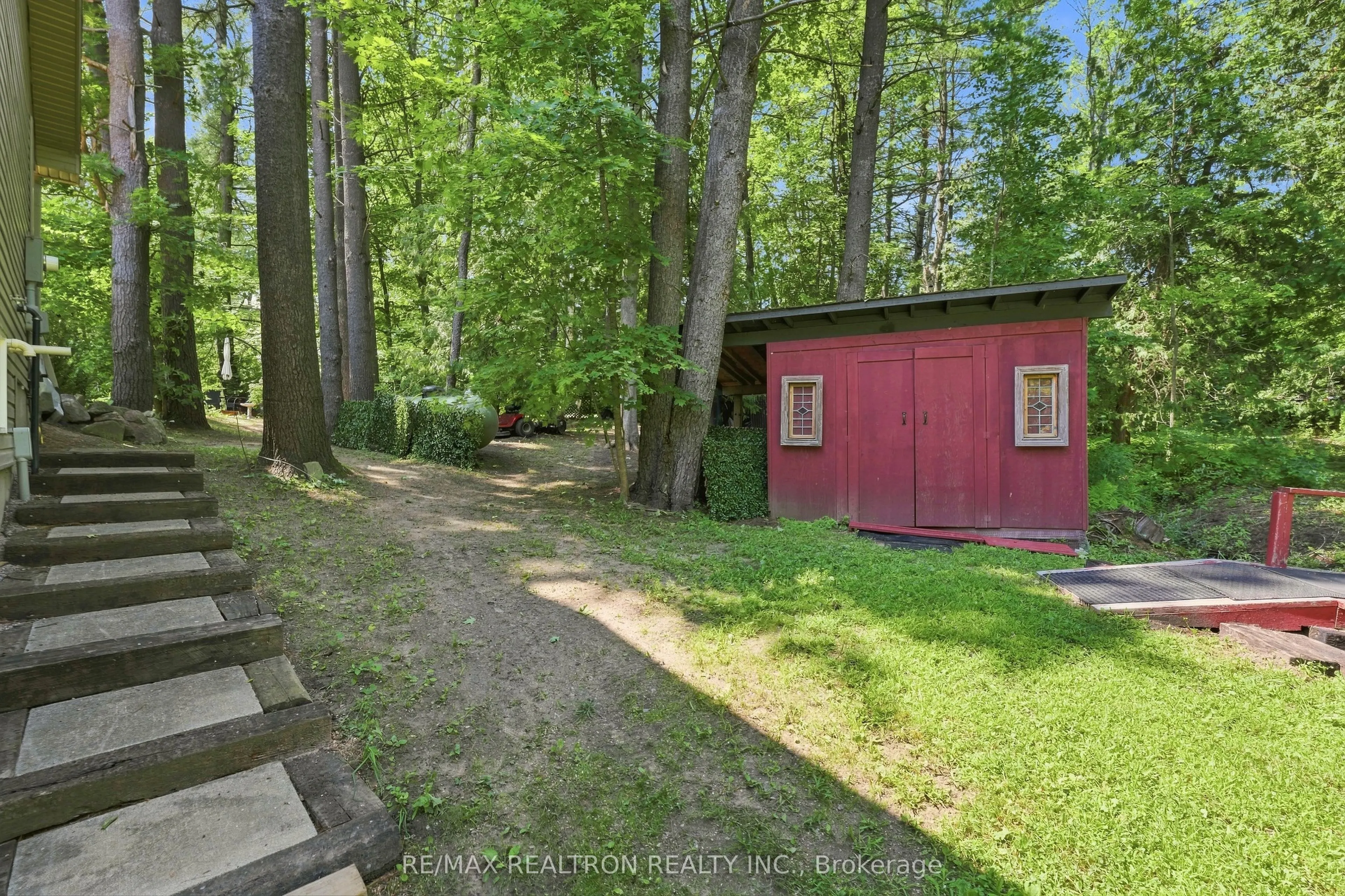 3485 Brennan Line