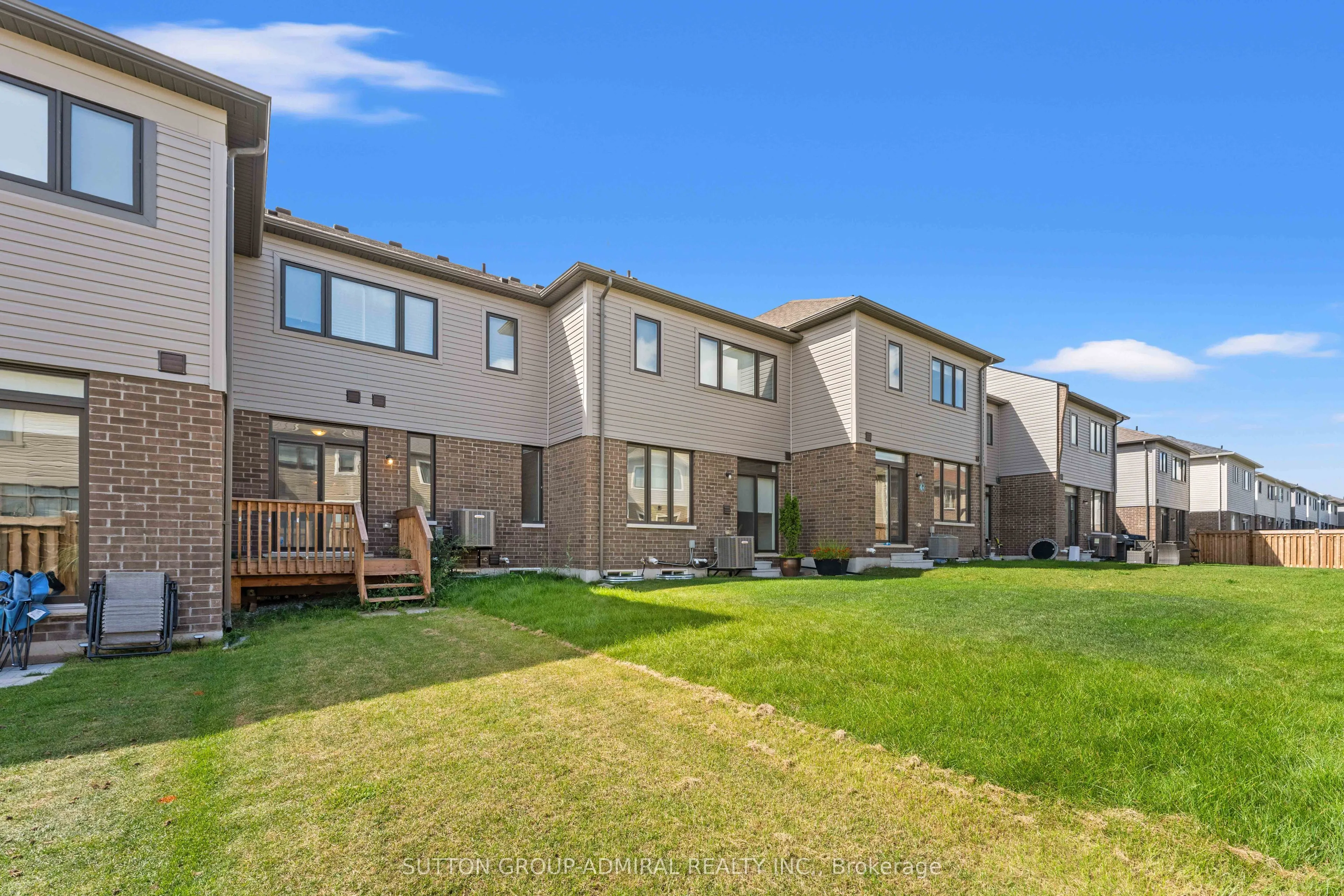 4 Rochester Drive