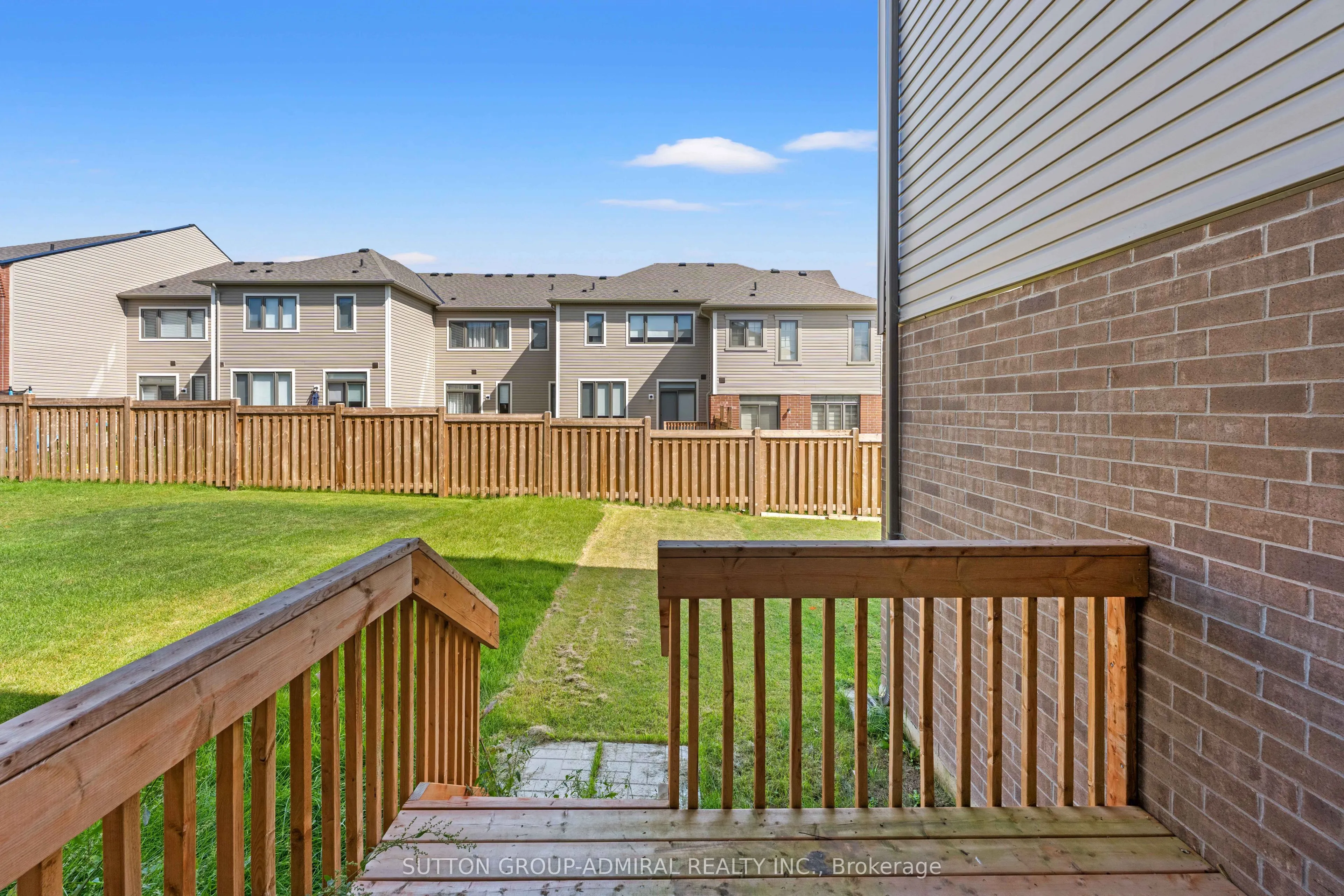 4 Rochester Drive