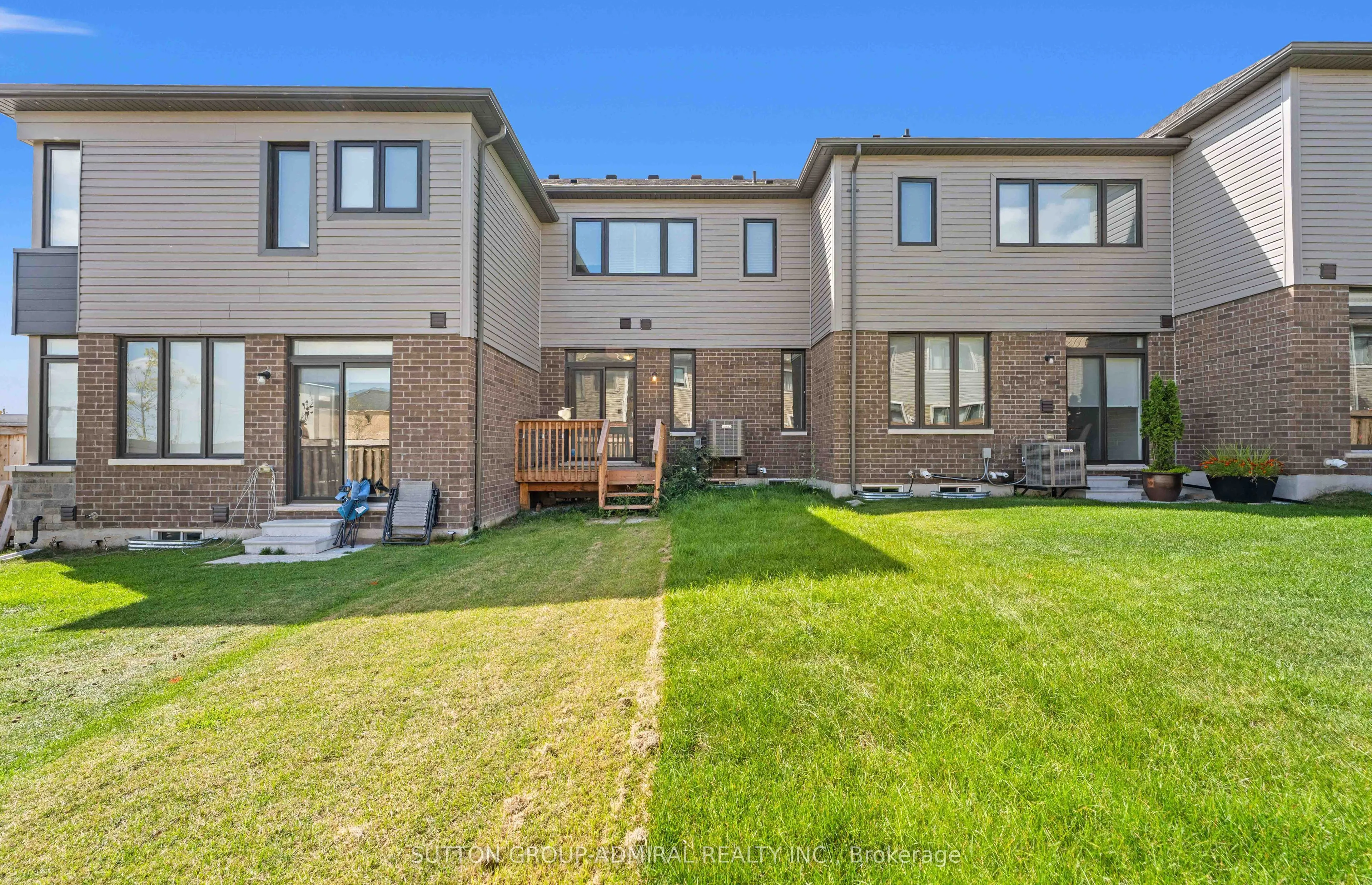 4 Rochester Drive