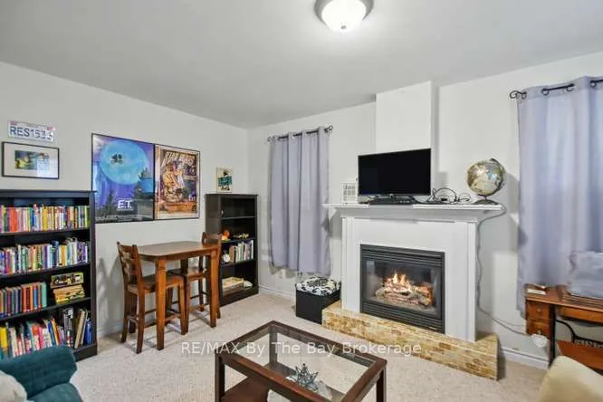 90 Meadowlark Boulevard