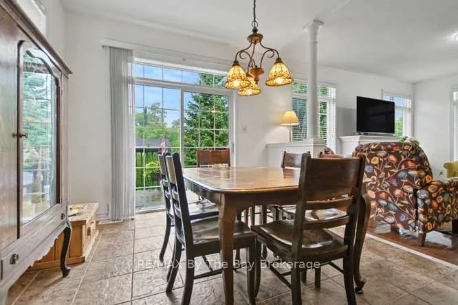 90 Meadowlark Boulevard